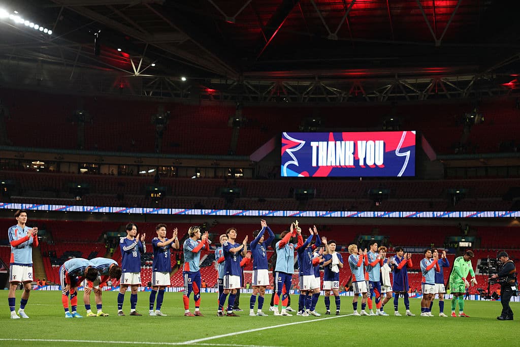 😍 Great gesture after full-time! Away fans tidy up the stadium