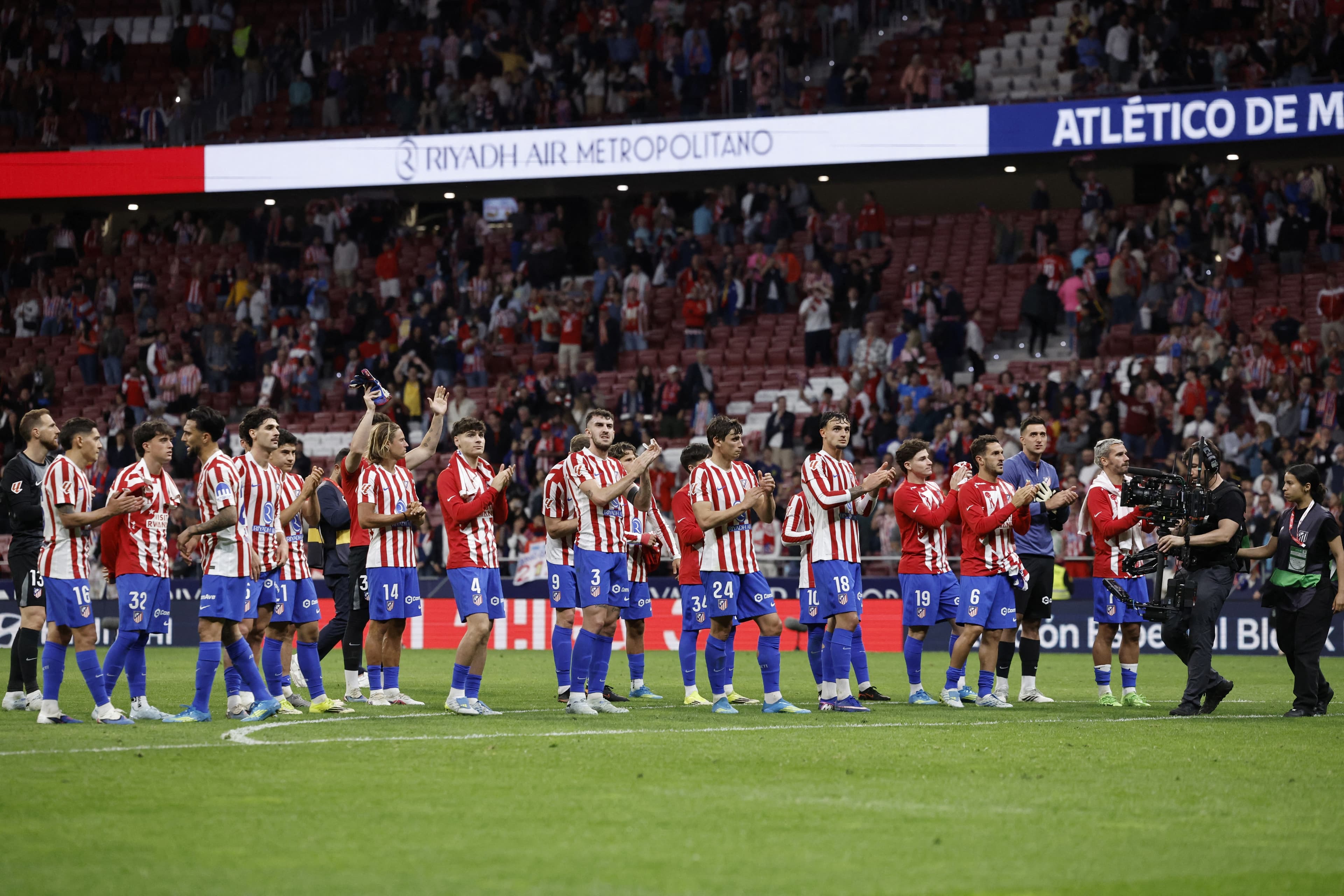 🗞️ Between history and rivalry, Tuesday’s front pages