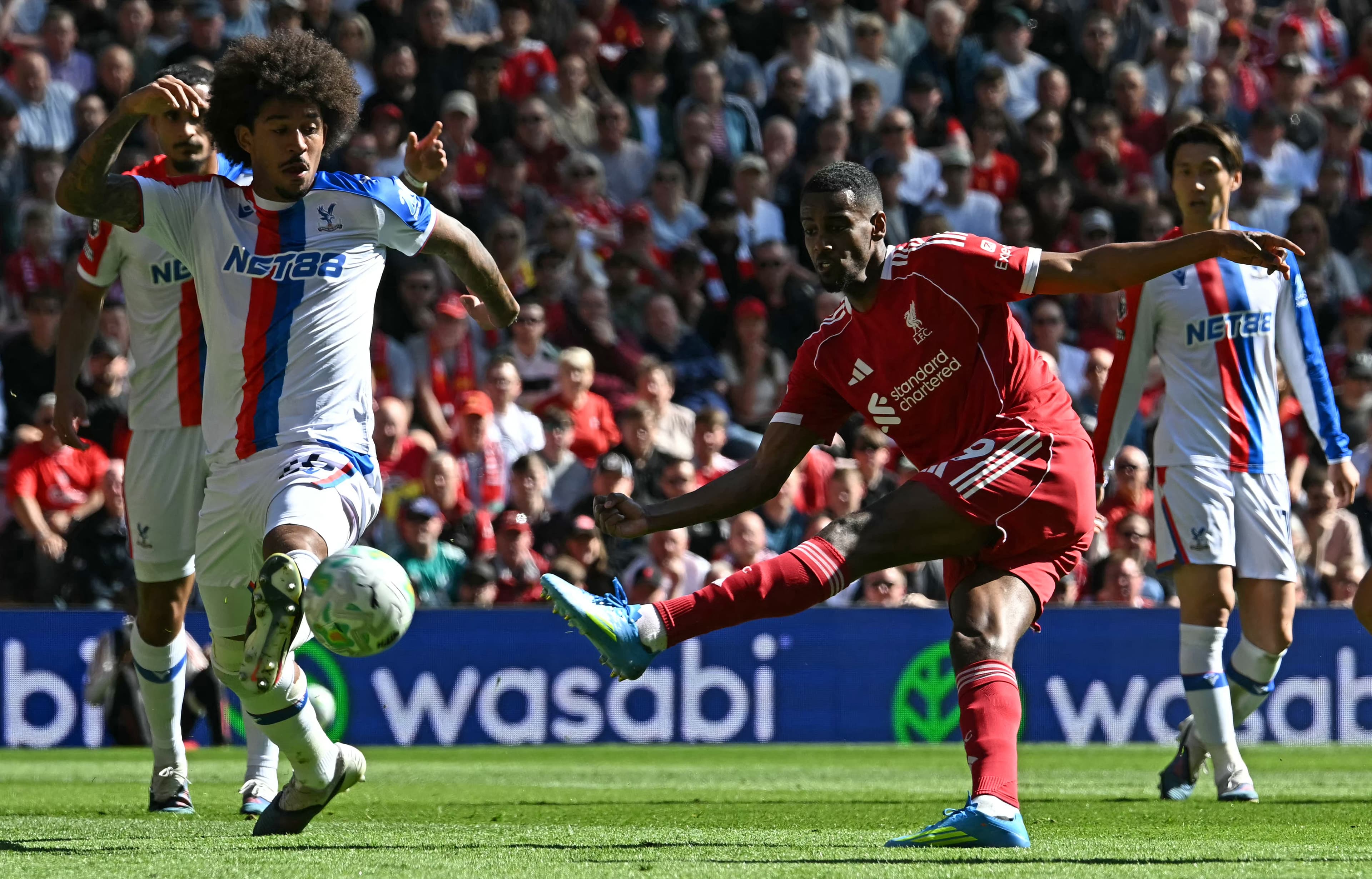 🥹 Alexander Isak ends injury nightmare with opener against Palace