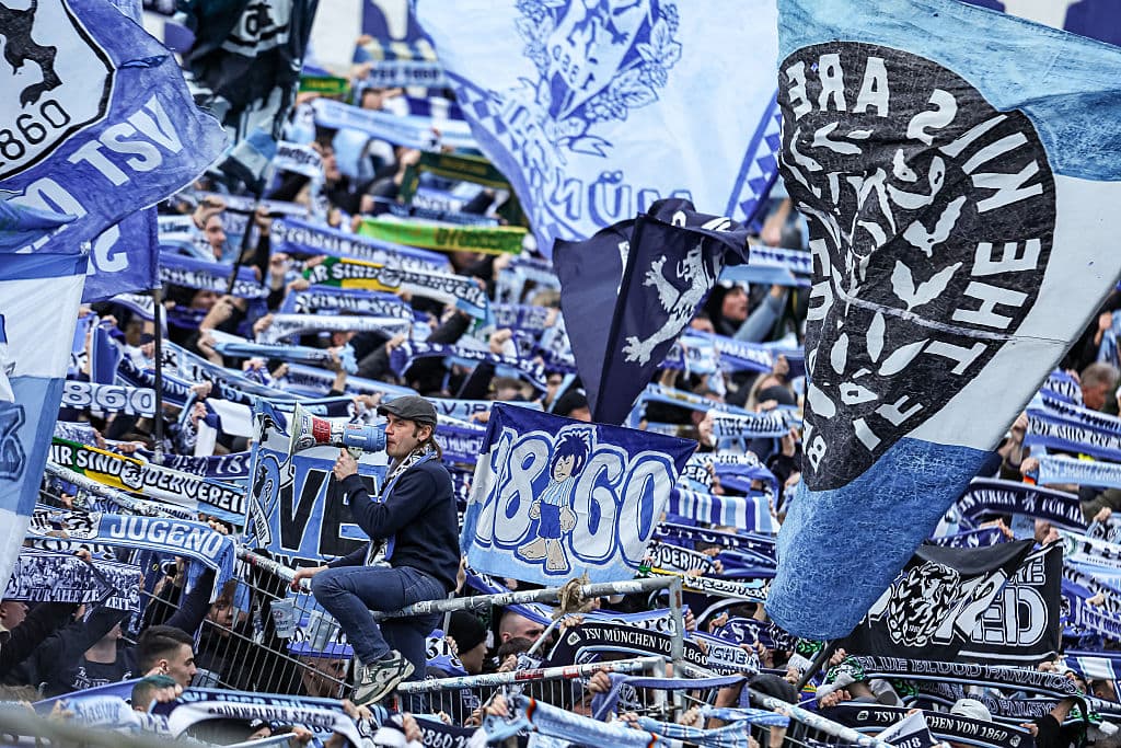 👀 Champions League failures: 1860 fans take aim at Bayern