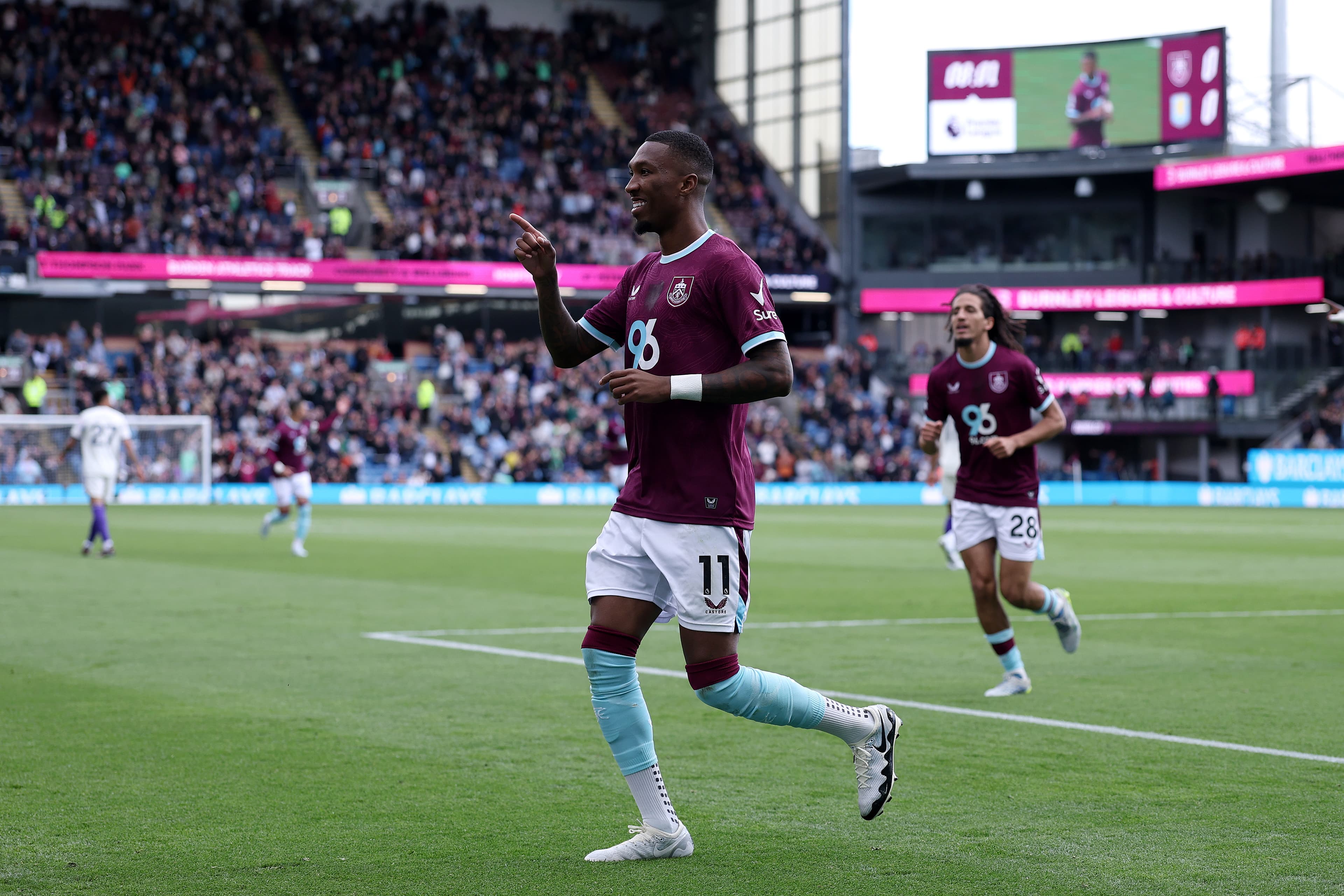 📸 Burnley forward continues to be a bright spark in a doomed season 🔥