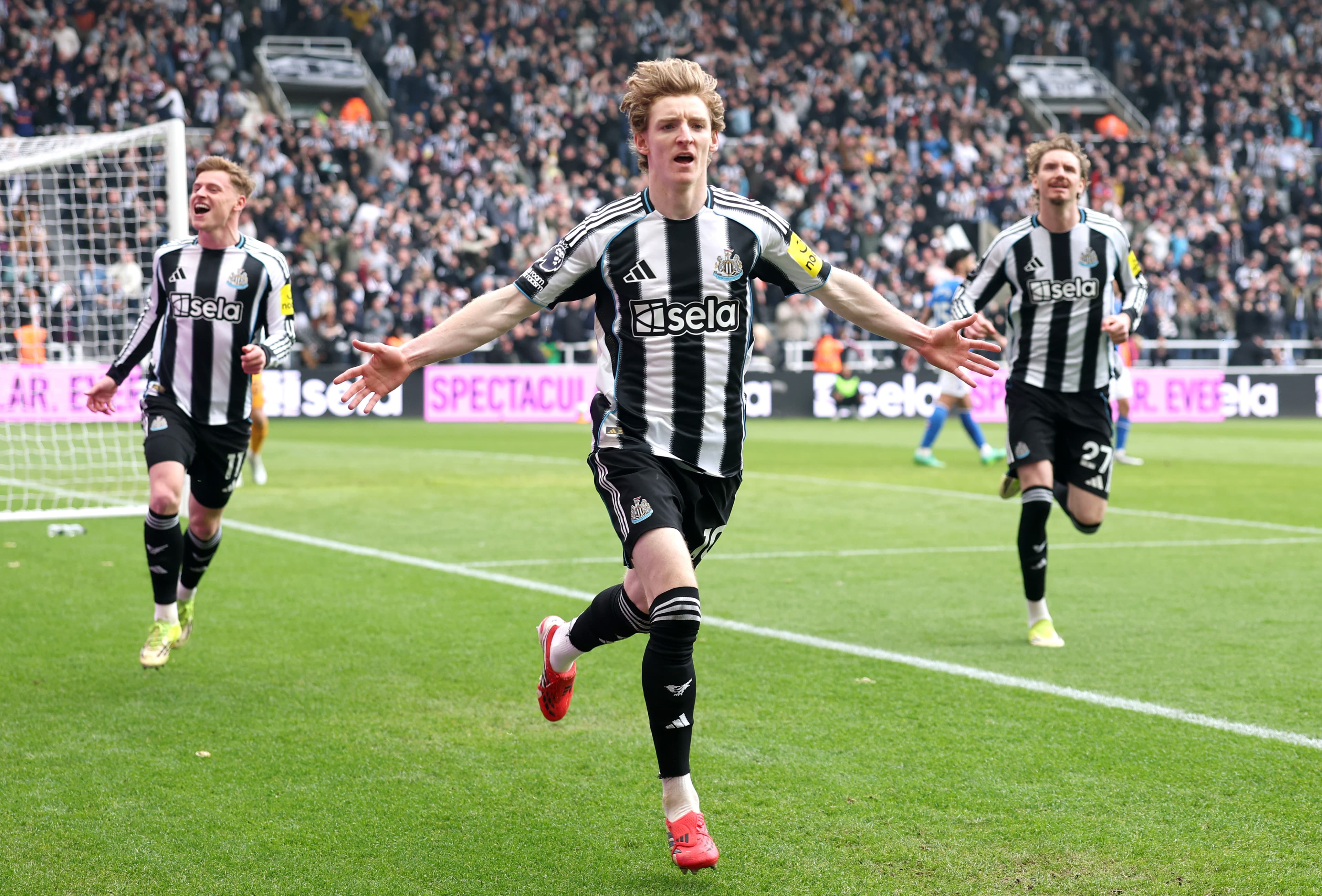 Anthony Gordon makes it 3️⃣ on the bounce with opener in Tyne-Wear derby 🔥