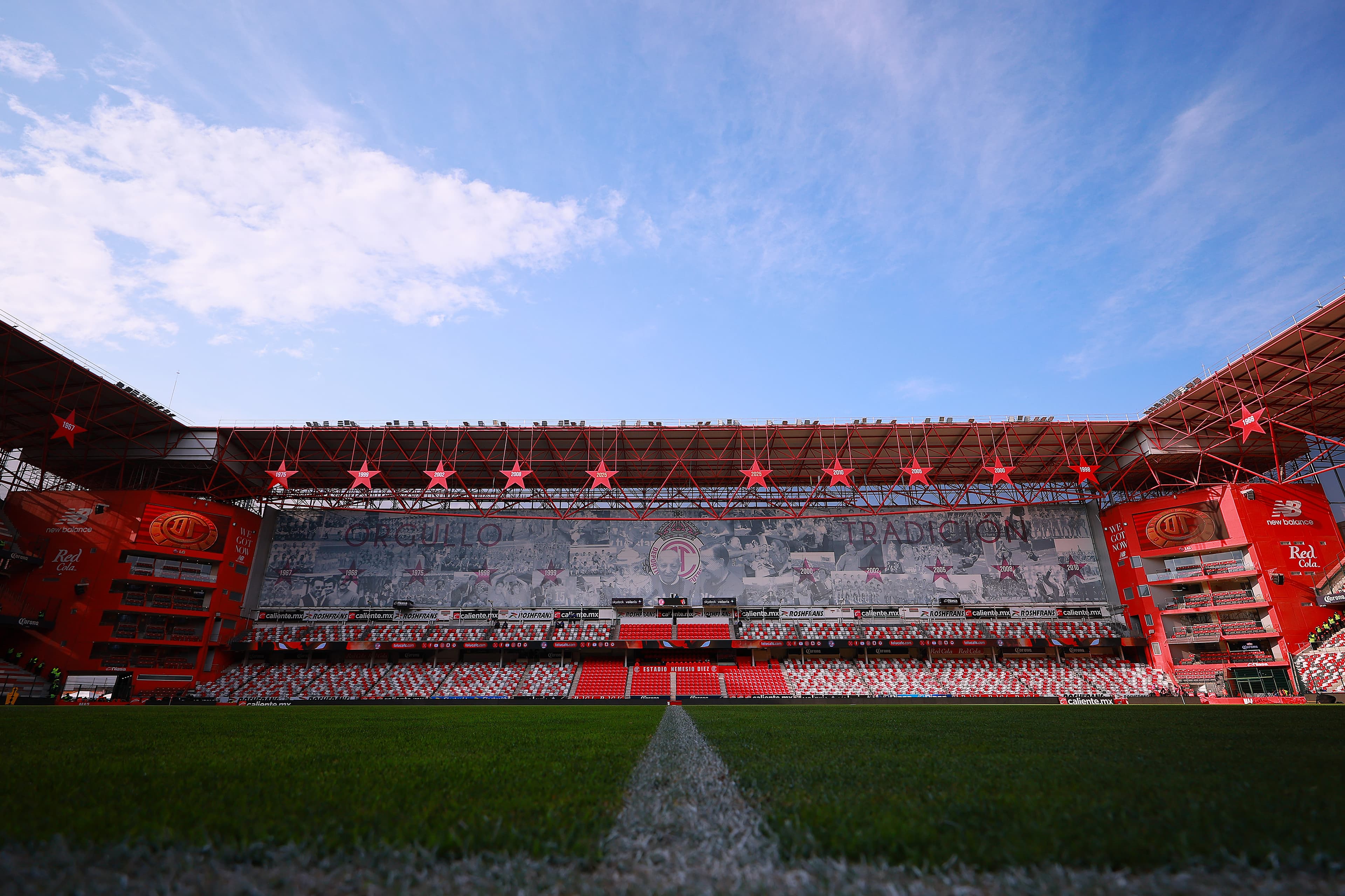 🚨 Messi & Ronaldo: The Legend Duo Unite in Champions Clash!