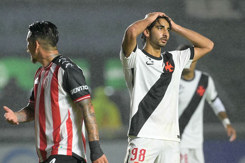 🎥 Vasco create chances, but let two points slip away on Sudamericana debut
