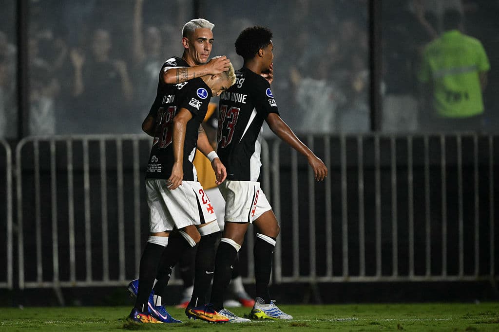 🎥 Vasco brush aside Olimpia to top their Sul-Americana group