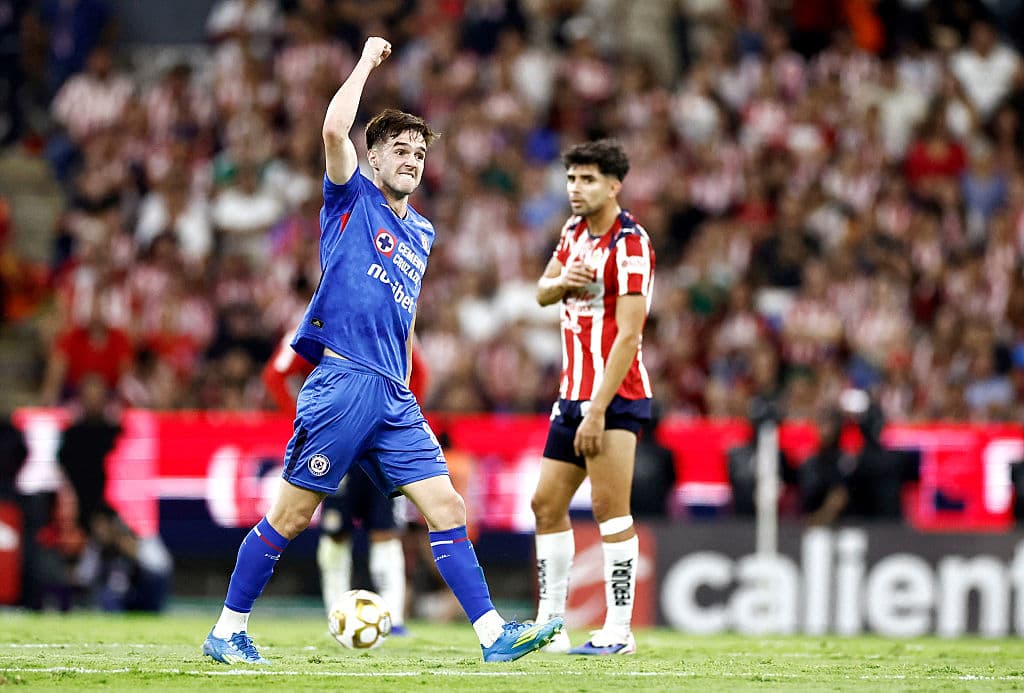 Cruz Azul beat Chivas in Jalisco to reach the Liga MX final!