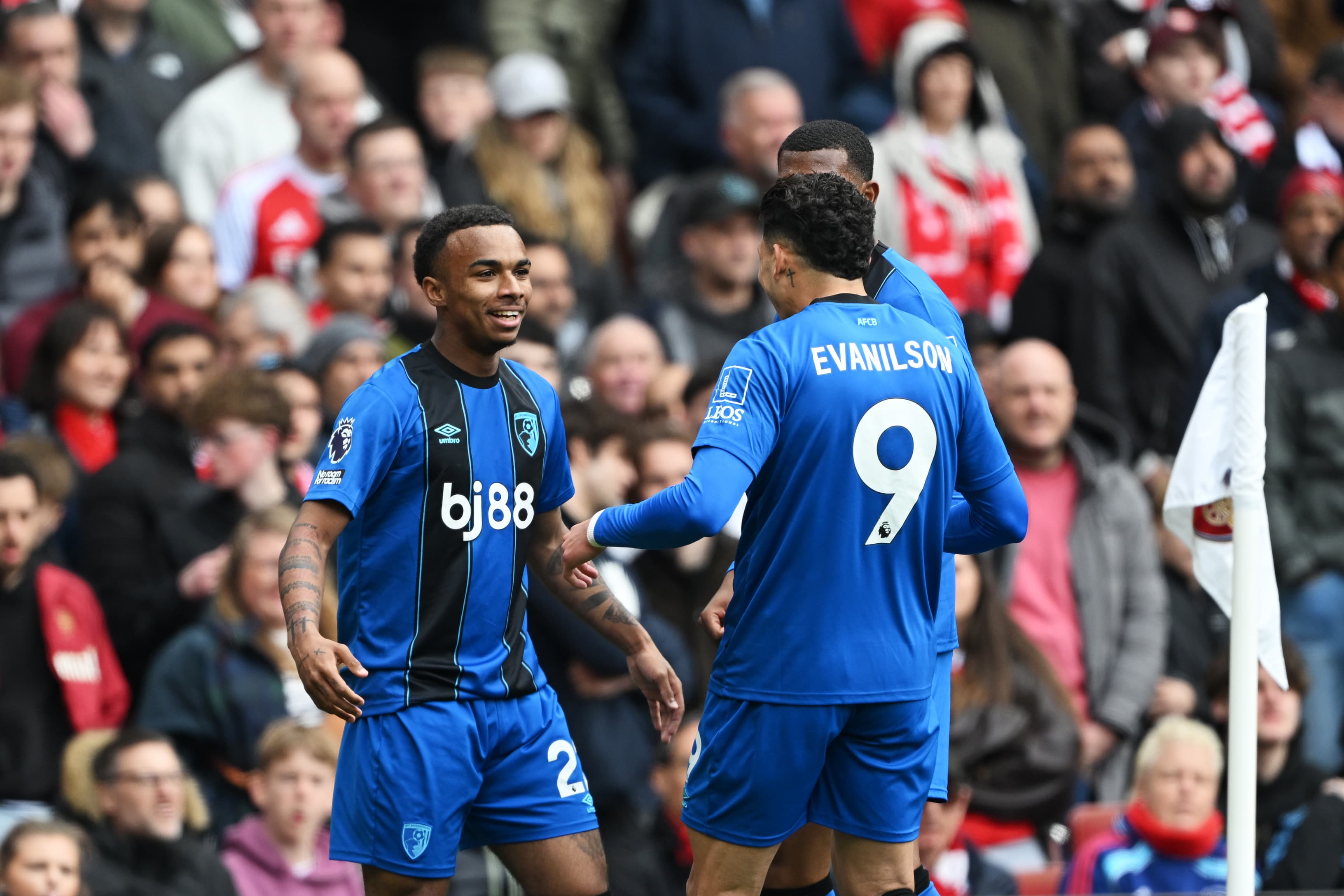 Bournemouth teen joins highly exclusive PL club with strike at Arsenal 😲