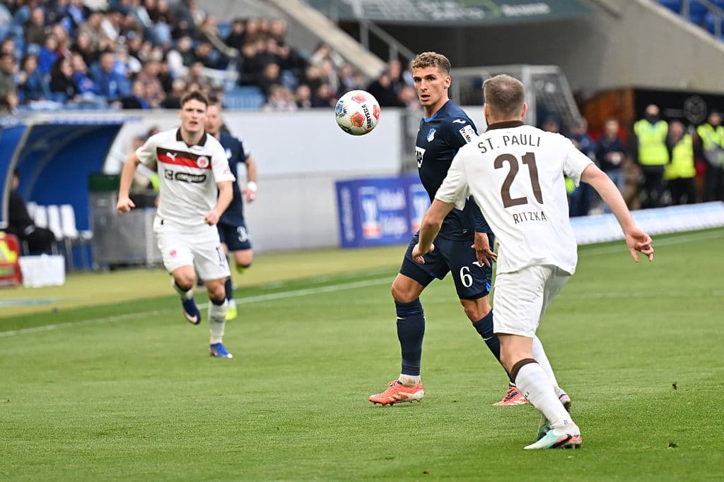 Summer move already done? VfB boss raves about Bundesliga star!