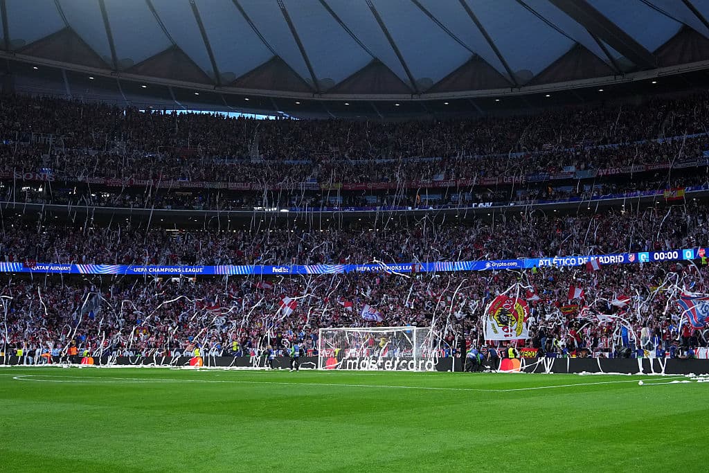 🎥 Paper rain & Atleti chants: Metropolitano rocks before CL opener