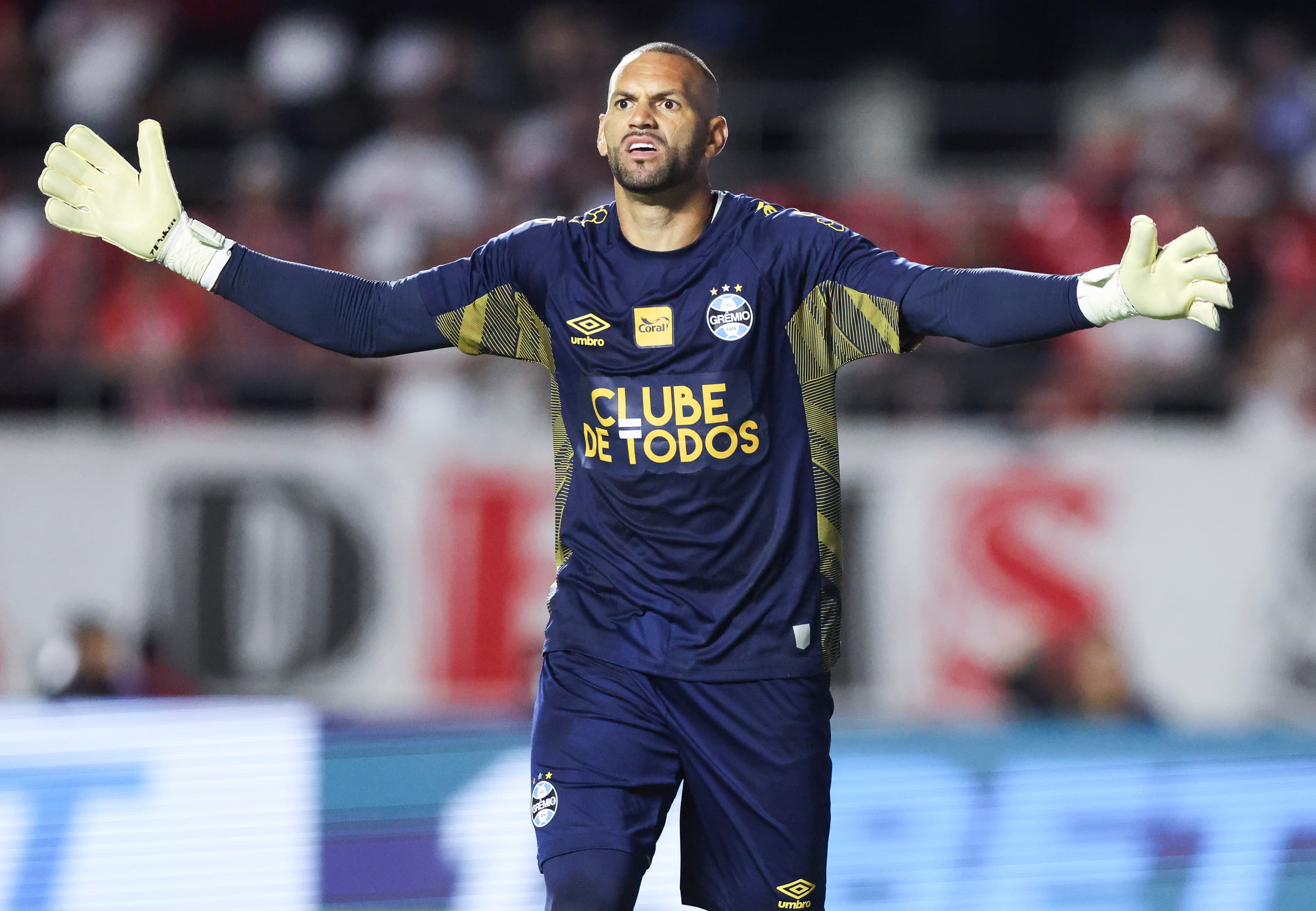🚨 Galo's Goal Fever Rising! Catch Chape vs. Grêmio Live Now!