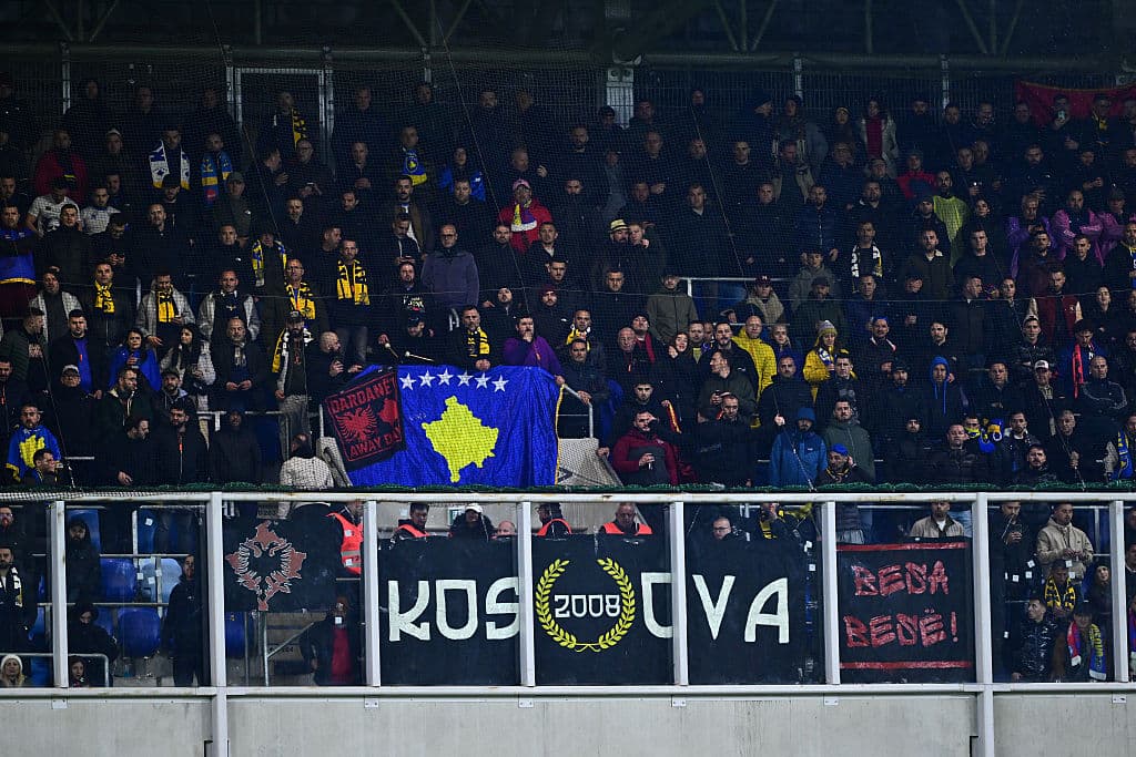 🎥 13,000km trip and free tea: huge fan parties before World Cup showdown!