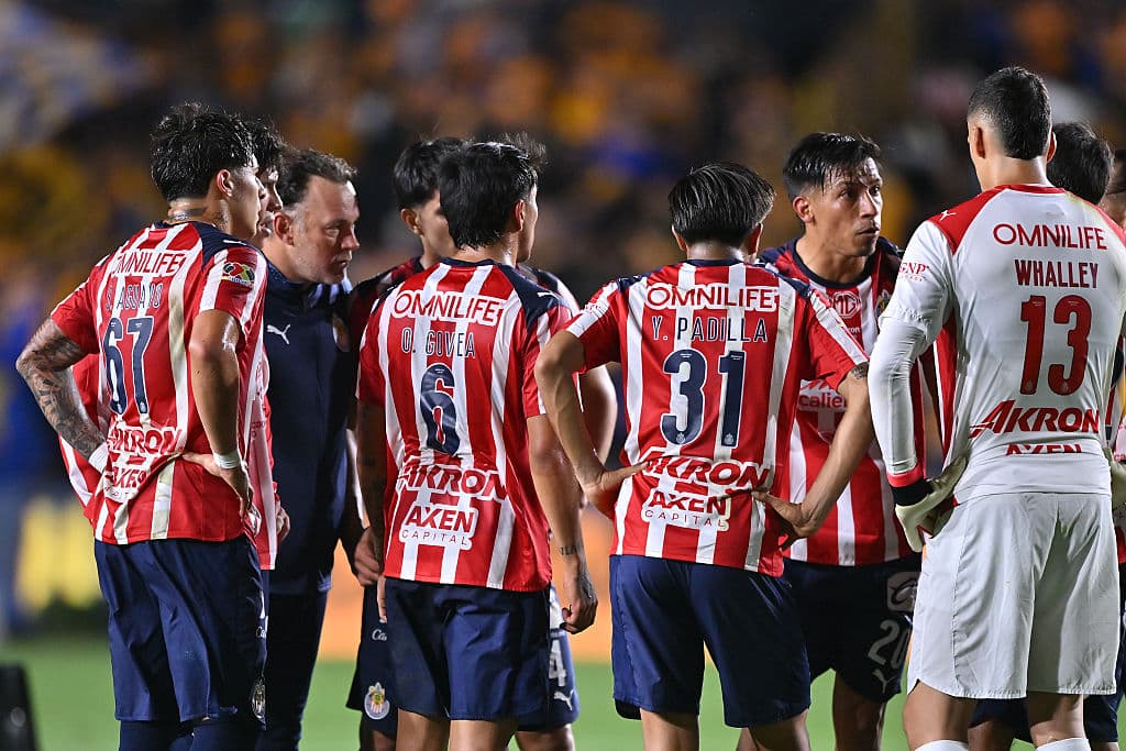💥The row goes on: Chivas promise their players will be on time