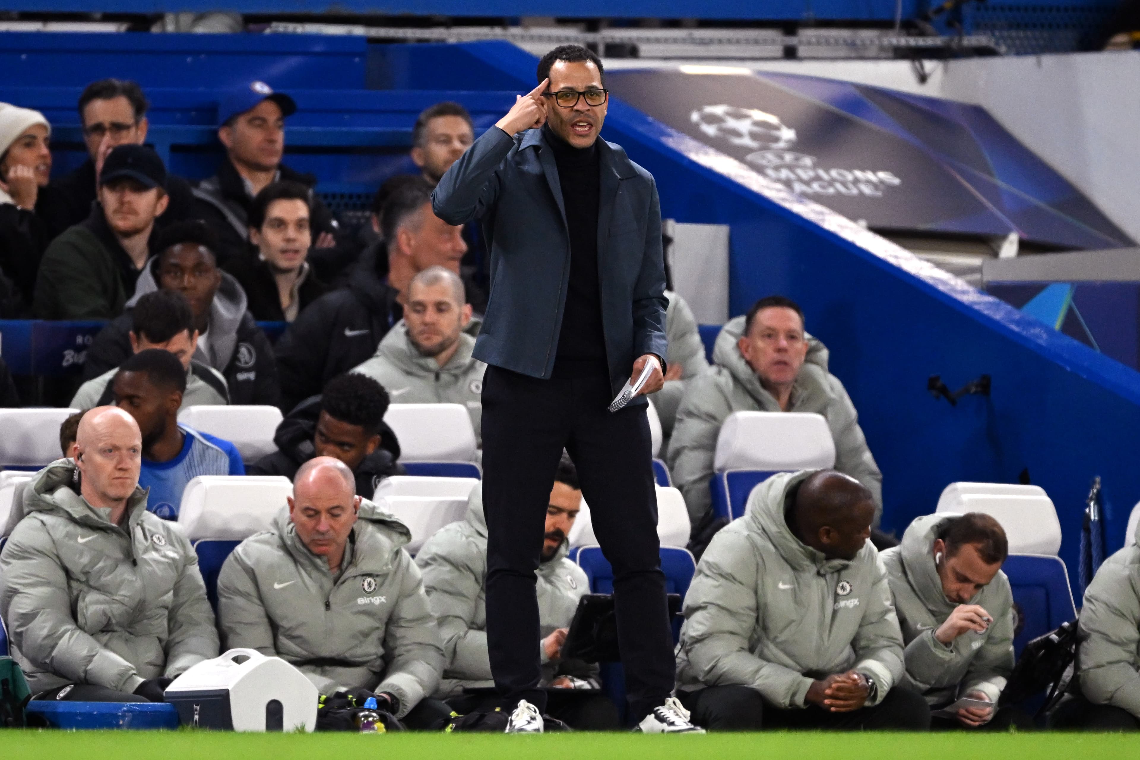 Chelsea's Coach Loses It All Forward After Farting in Champions League Loss!