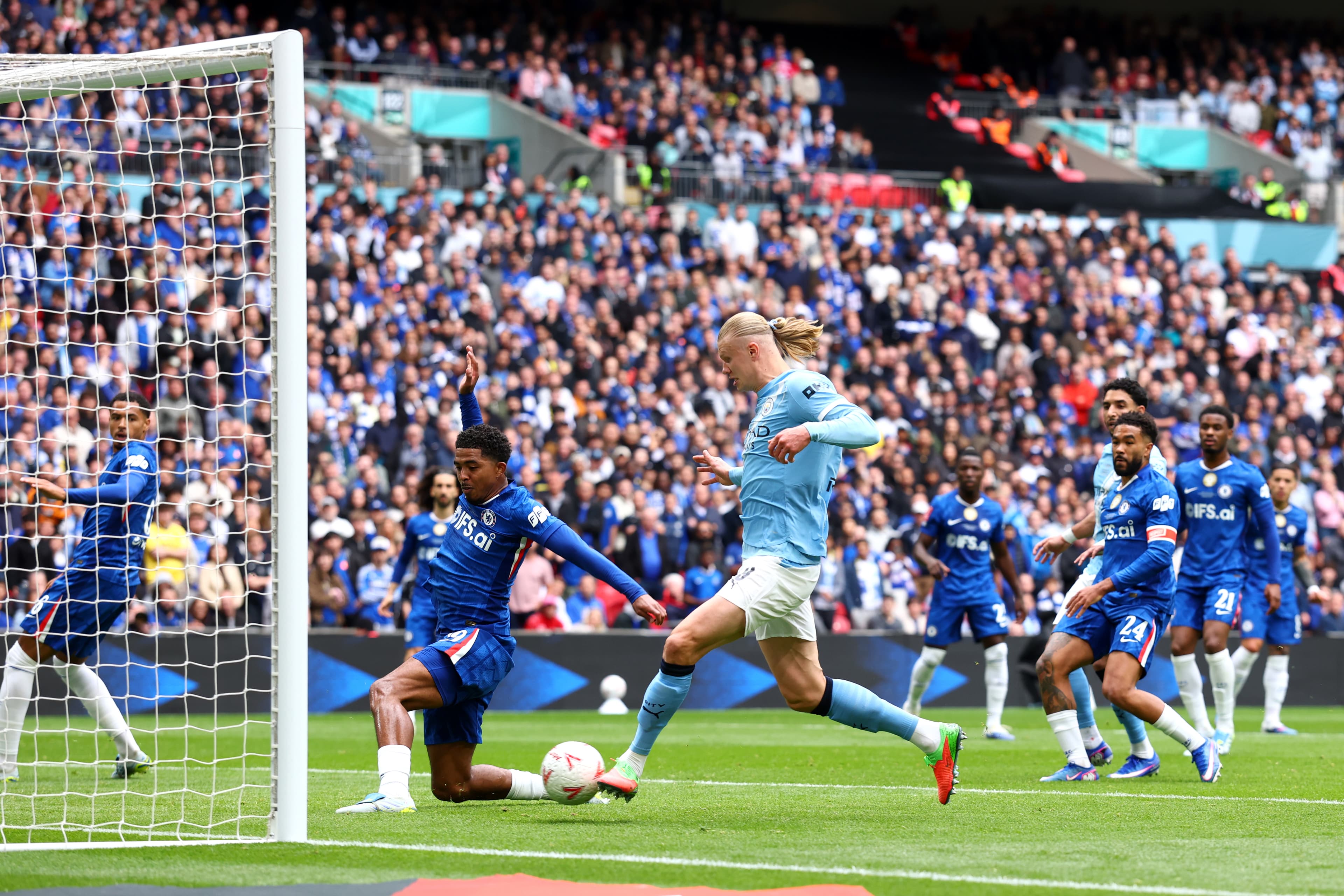 Wild Haaland stat sums up first half of FA Cup final 😅