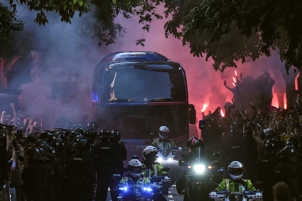 🚍With a Laporta show: Barça's parade gets under way