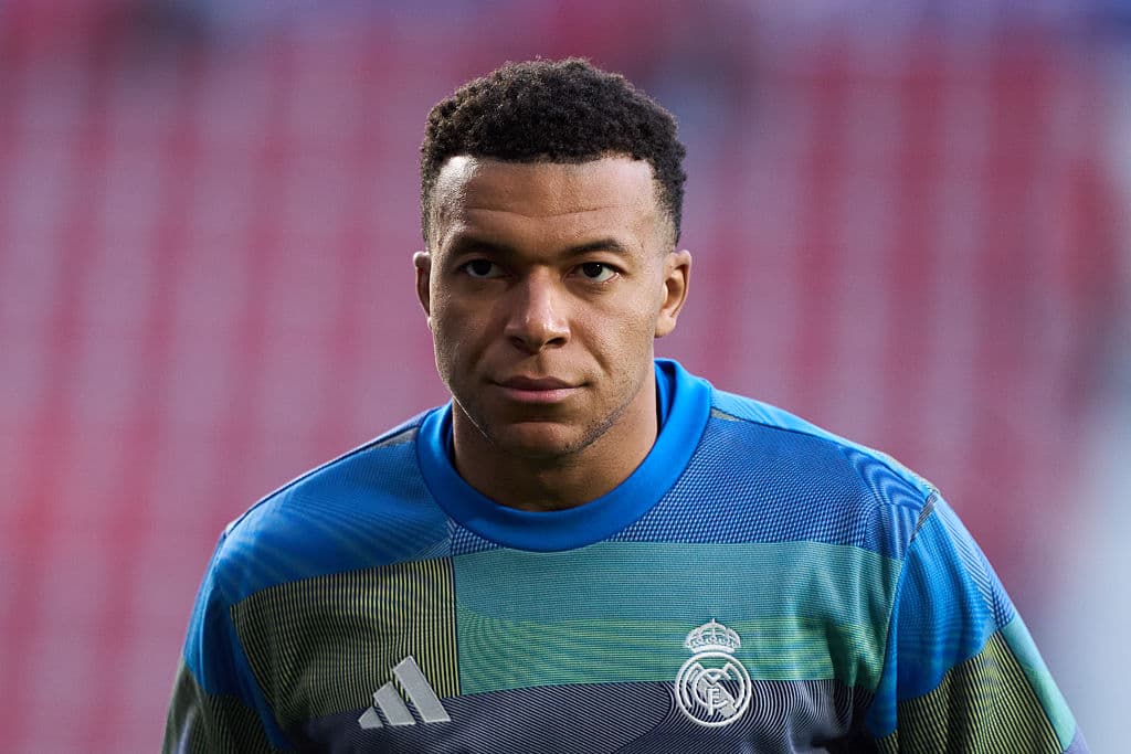 🚨 Mbappe Transfer Sparks France's Wildfire of Excitement!