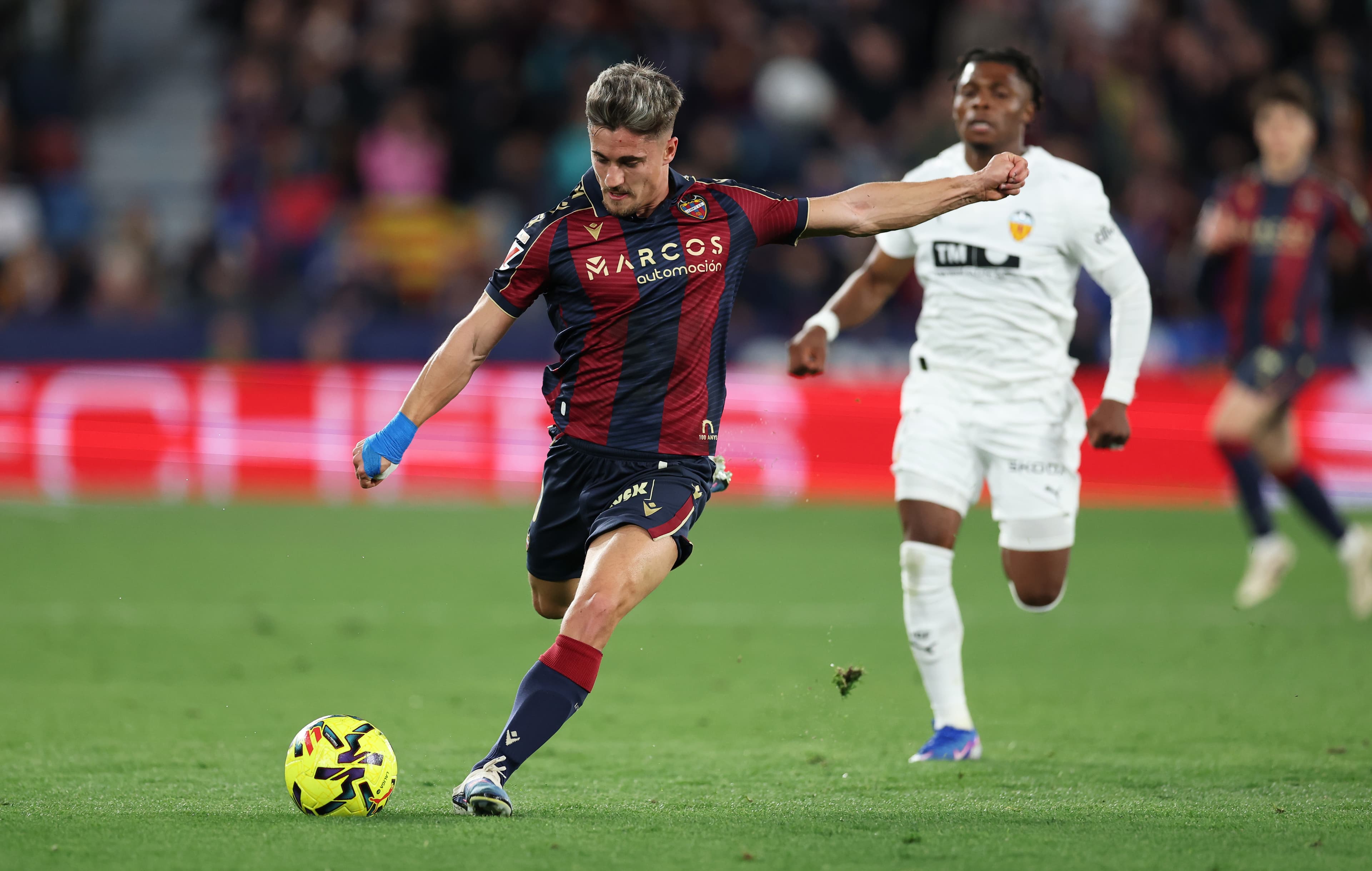 🚨Official: Levante confirm Iván Romero injury