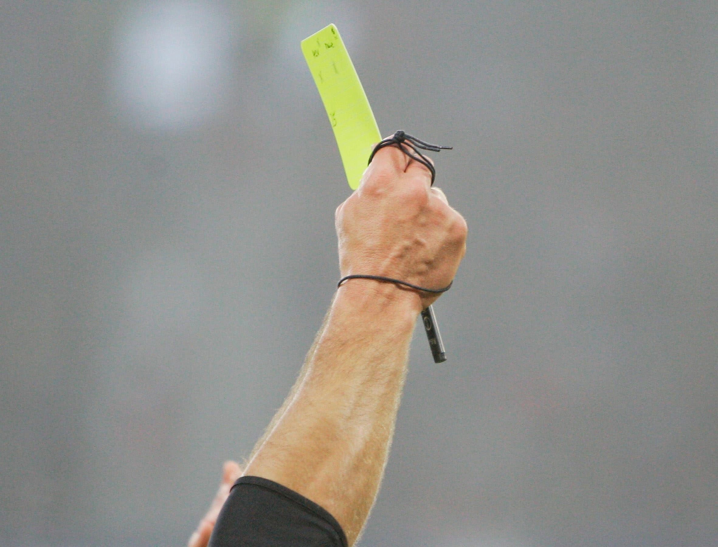 🎥 Yellow card magicked away: bizarre clip goes viral