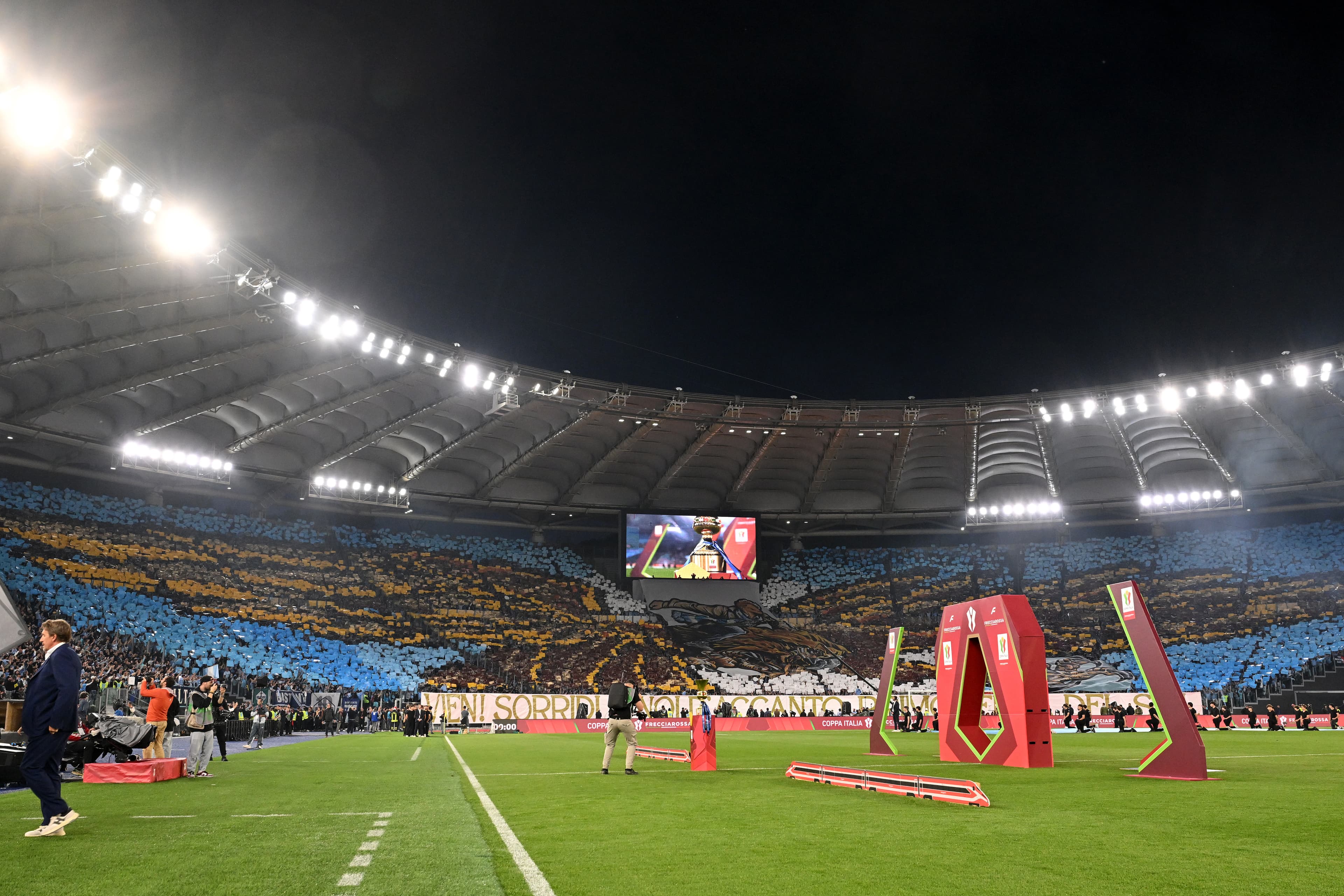 🔥 Dream atmosphere at the Olimpico: Lazio and Inter tifos 🤩