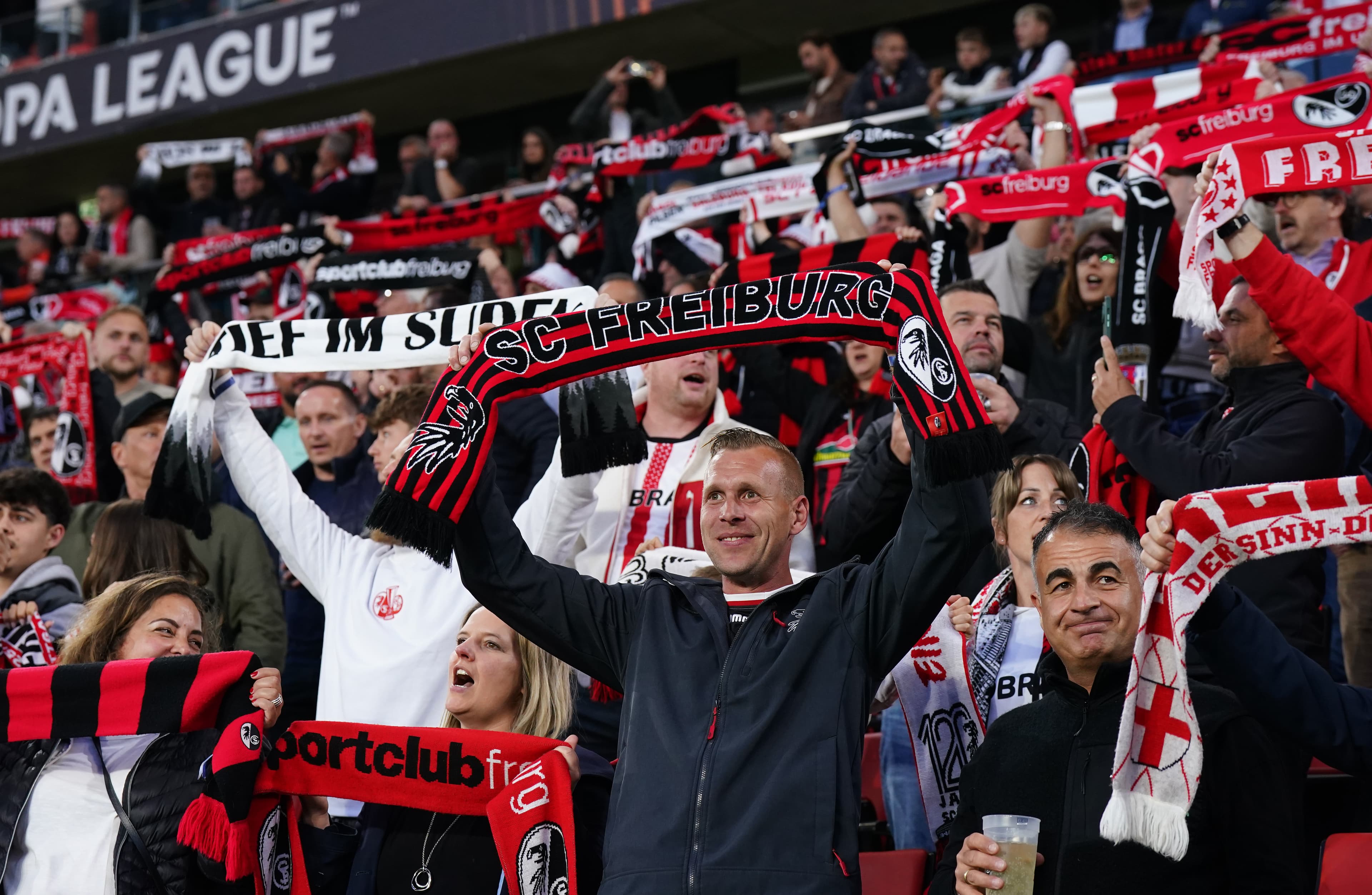 🚨 Red card and goal: Freiburg get what Bayern were denied