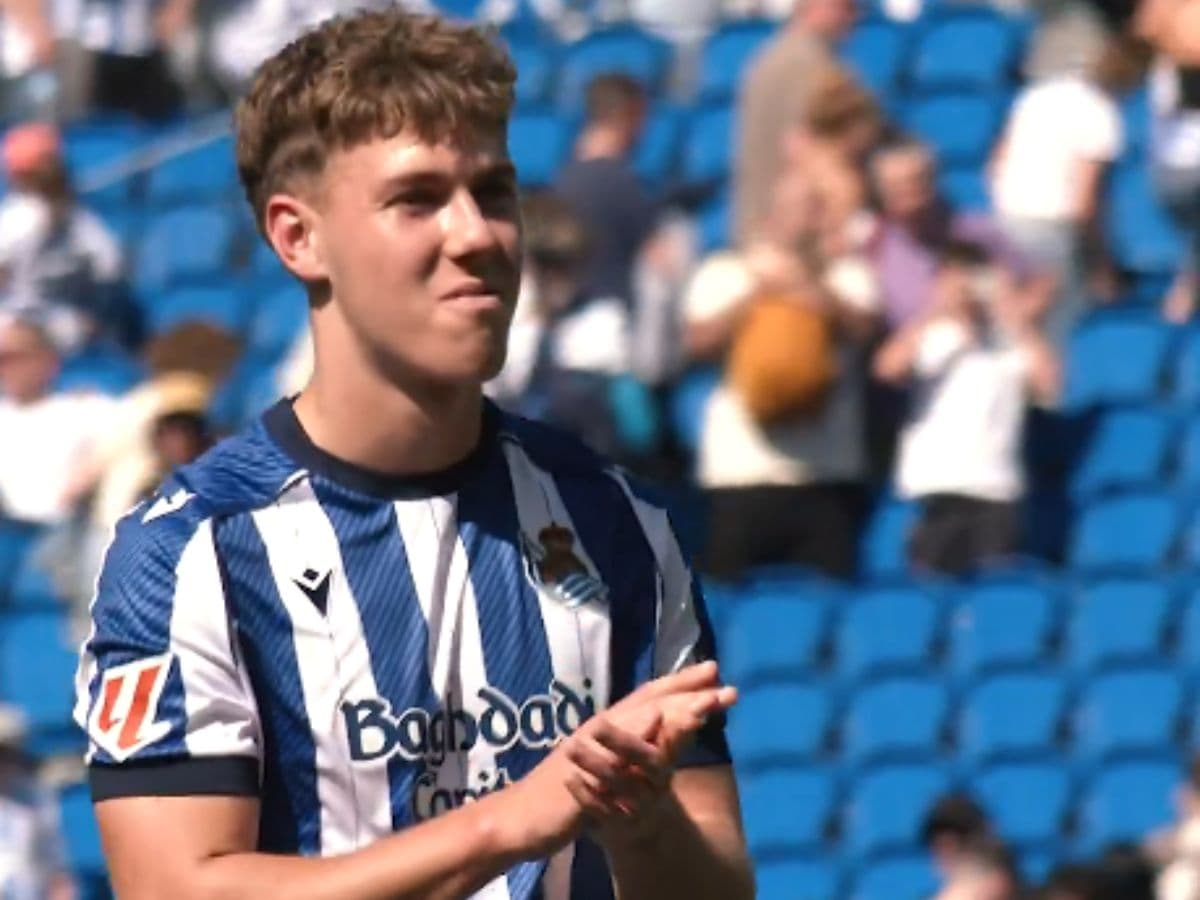 Heartwarming scenes: youngster gets hero’s welcome after debut