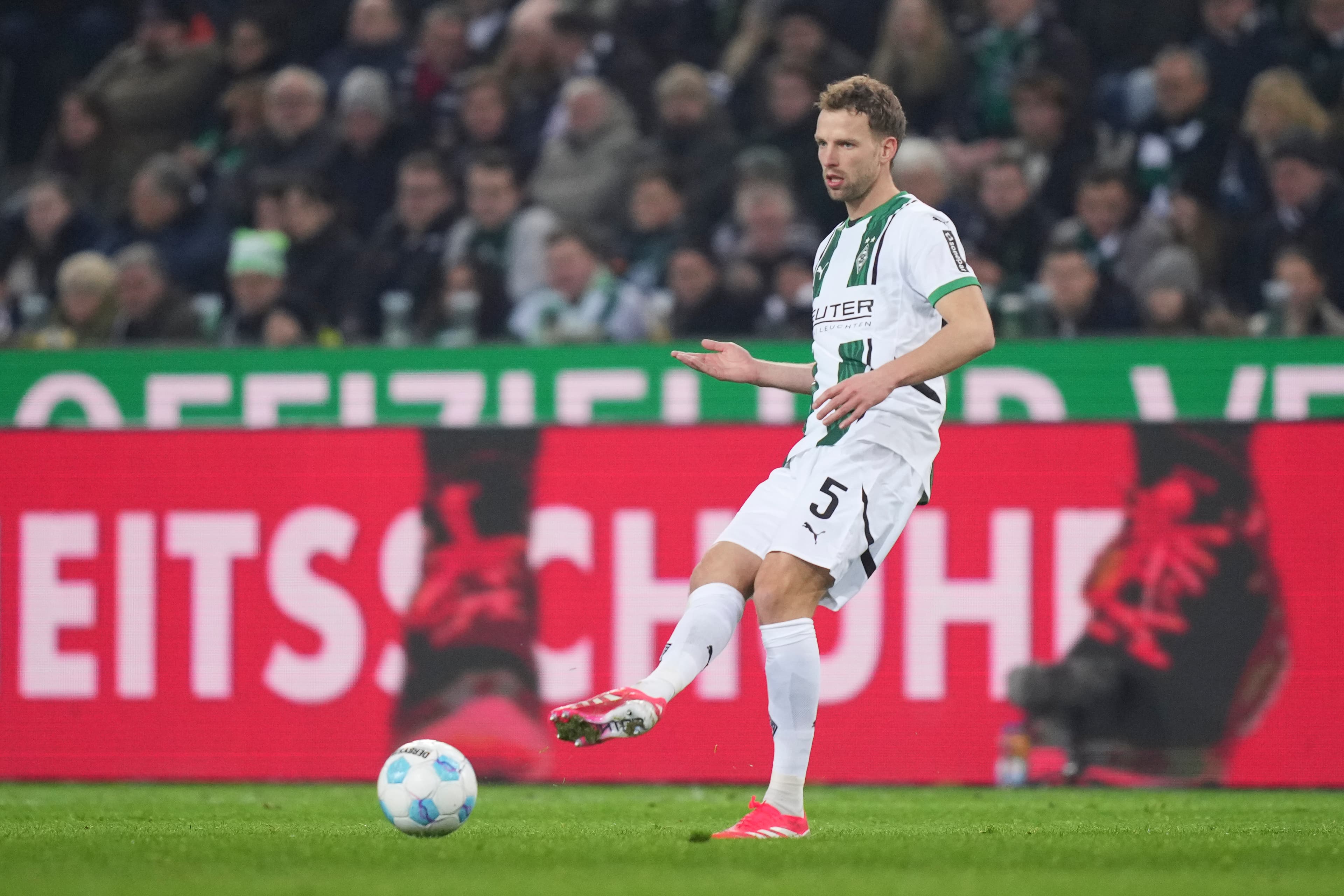 Report: Defender to leave Gladbach in summer
