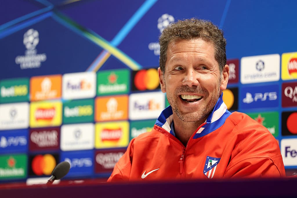 😅 It was cheaper...: Simeone jokes about the hotel switch