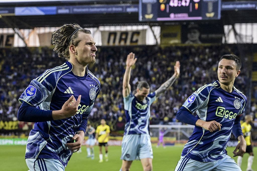 🎥 Puskás for him? Ajax striker scores an Ibra-style stunner