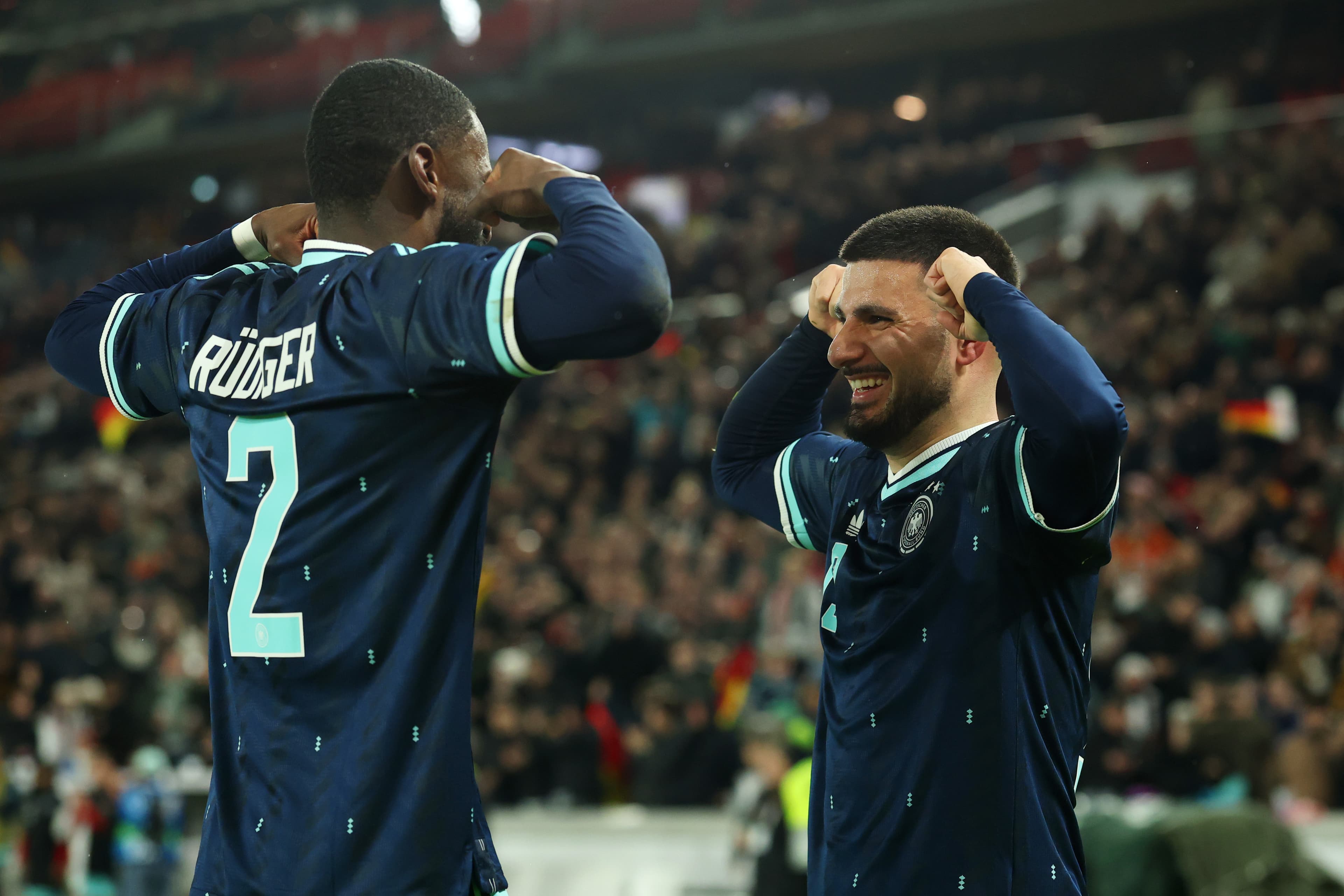 Germany scrape past Ghana by the skin of their teeth