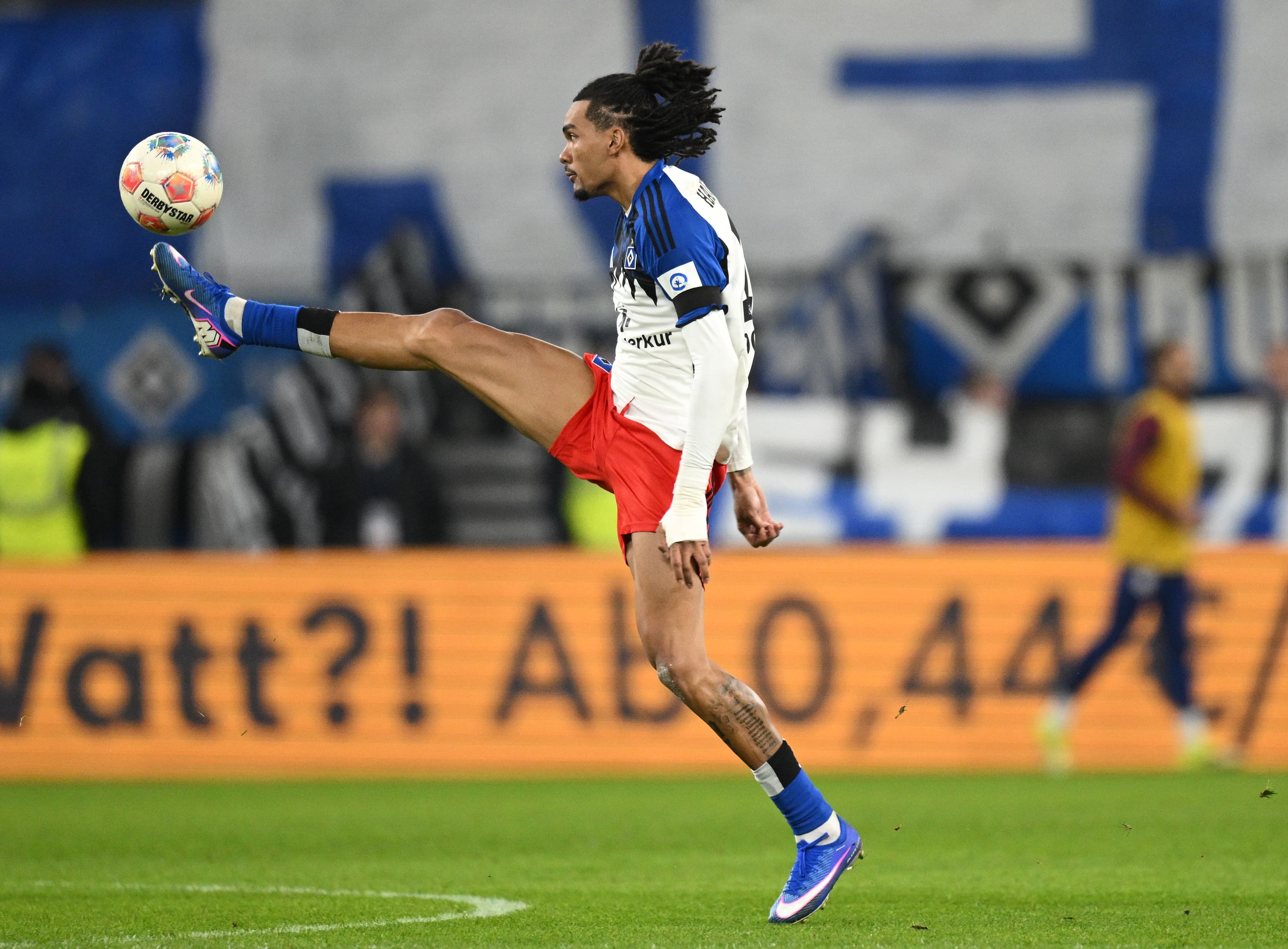 Star Soccer Star Rips Apart Titans, Fans Cheer for Victory!