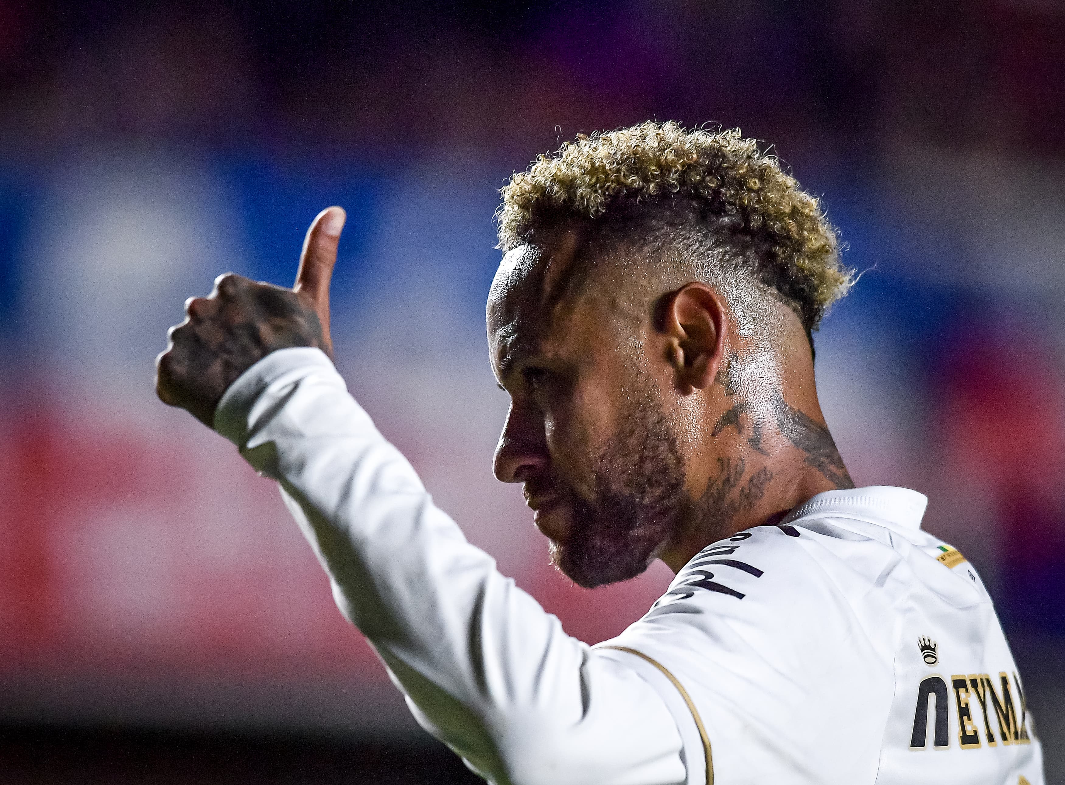 Squad backs Neymar in clash with Robinho Jr, says journalist