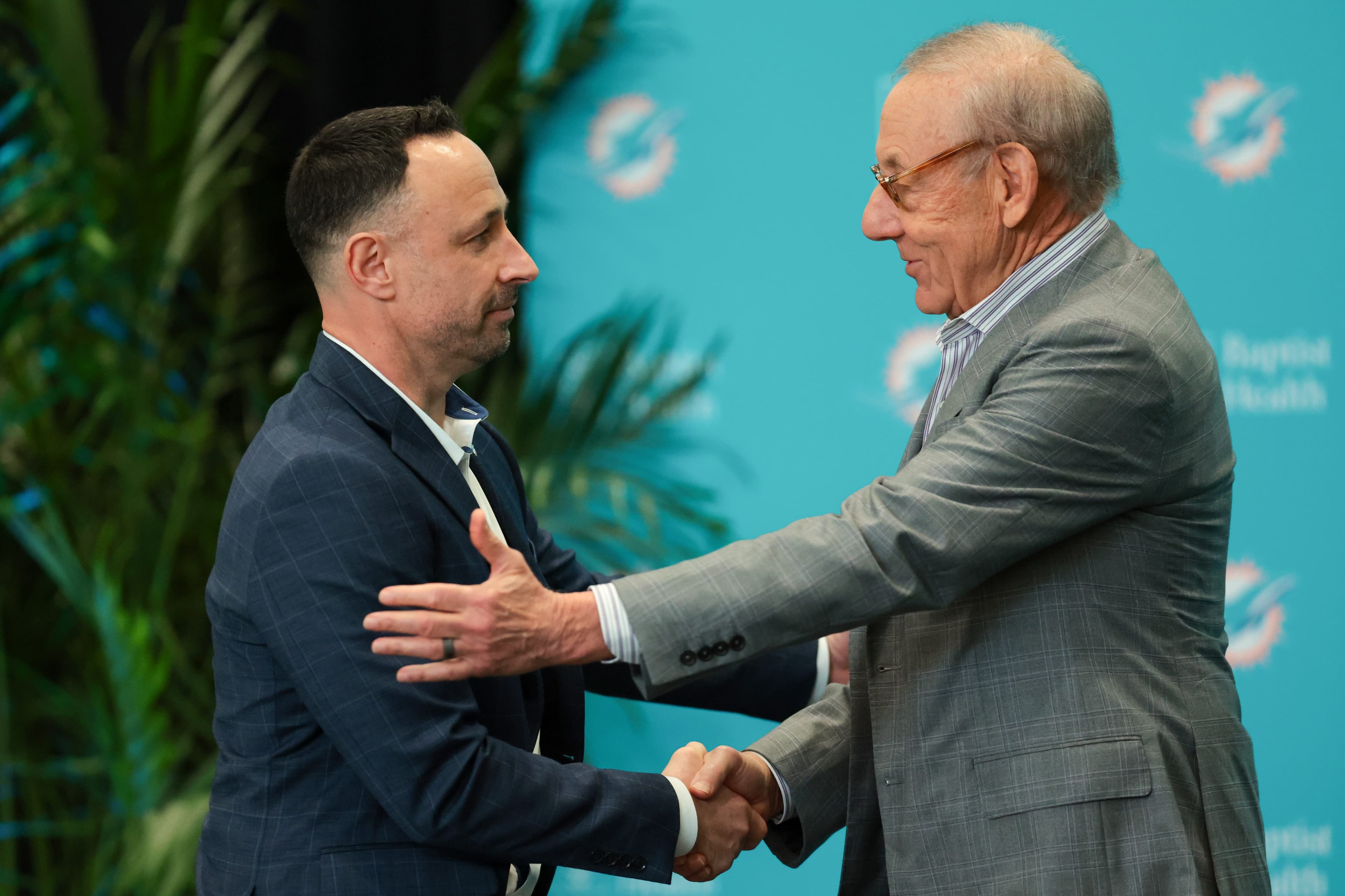Dolphins owner Stephen Ross on board with GM's money management reset