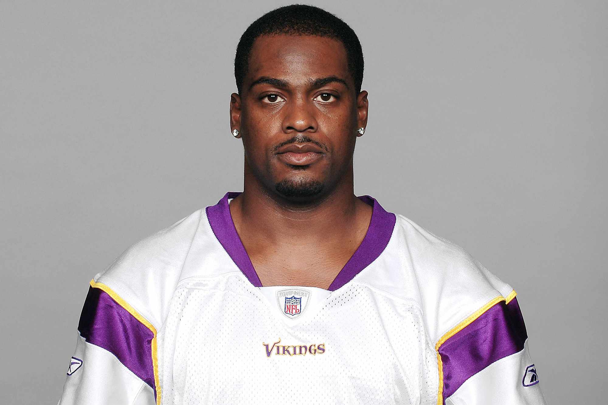 NFL Player Ronyell Whitaker Saves 4 Lives Through Organ Donations After His Death at 46