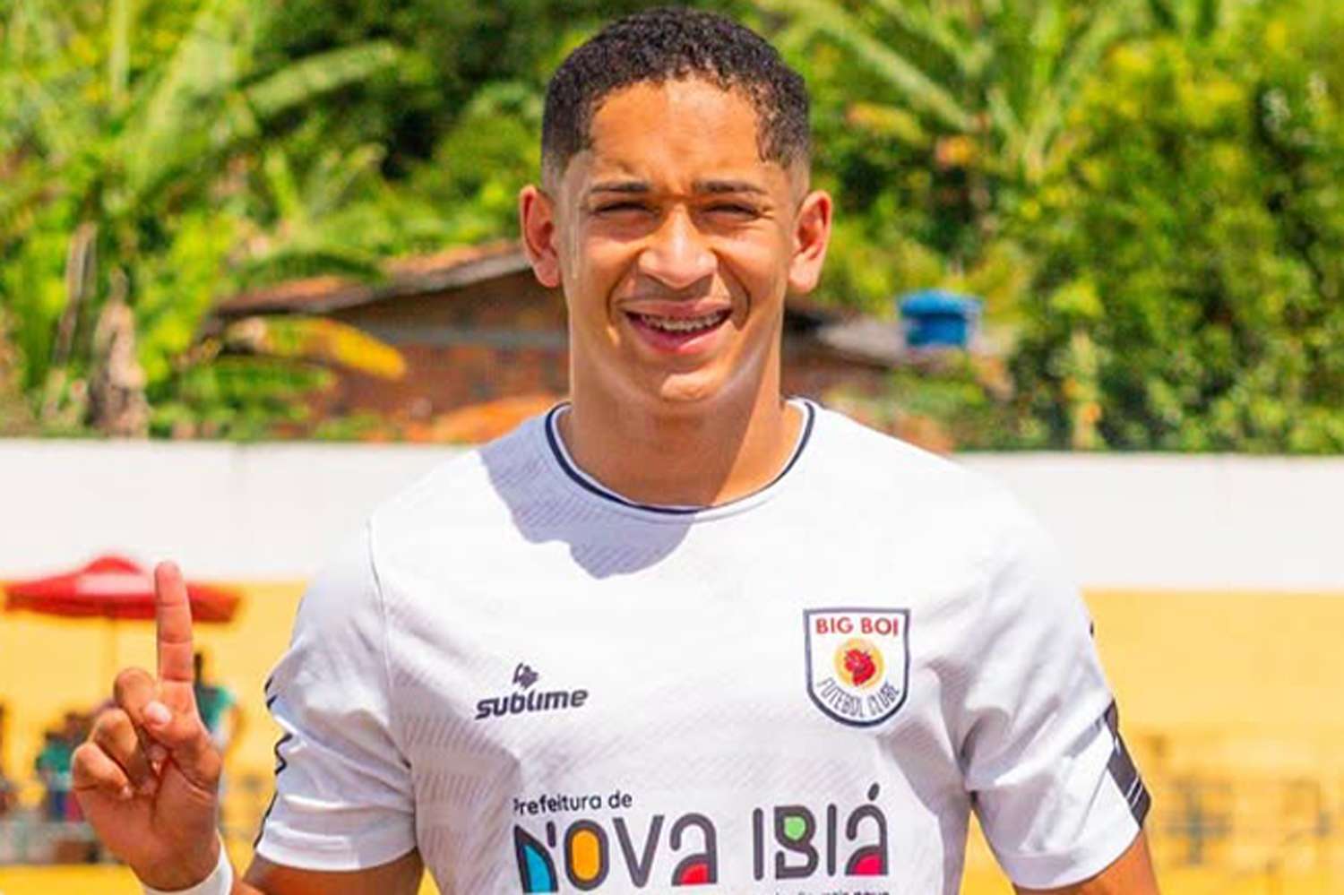 Influencer Reyam Lucas, 27, Dies in Drowning Incident at Popular Natural Waterfall: Reports