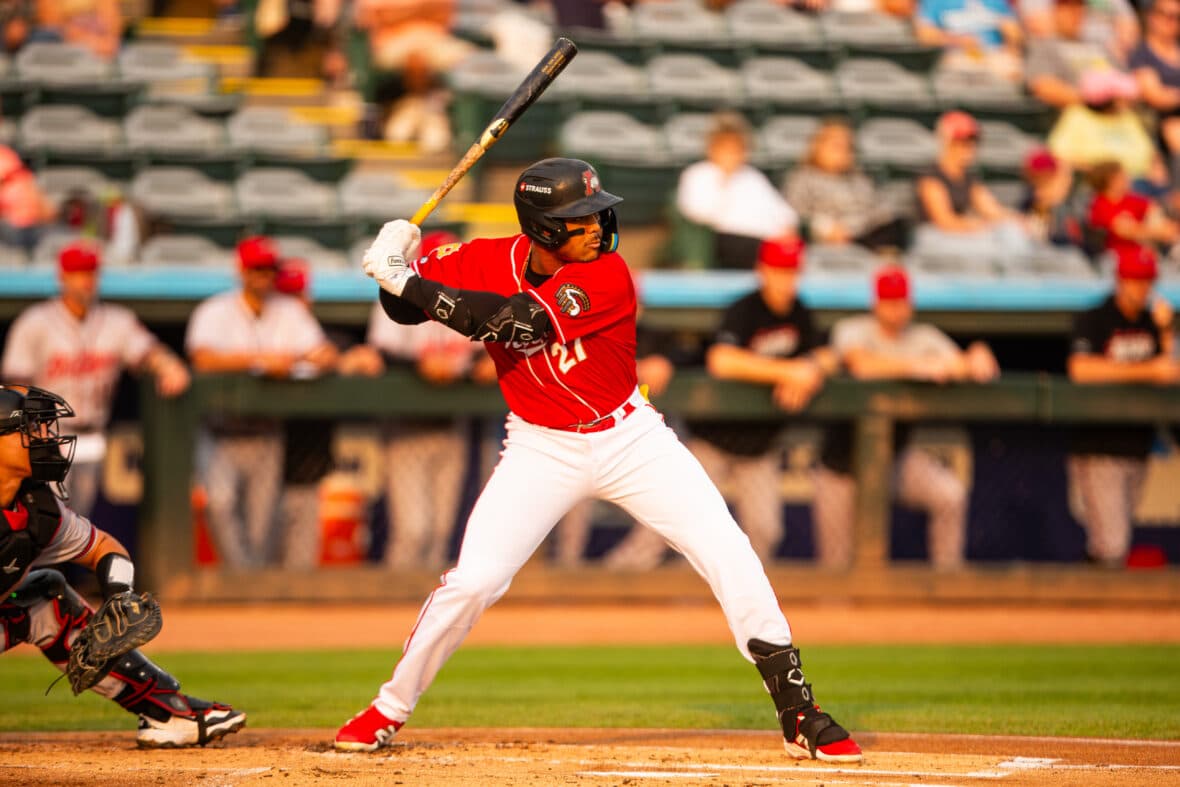 Pirates to Promote Slugging Prospect Esmerlyn Valdez