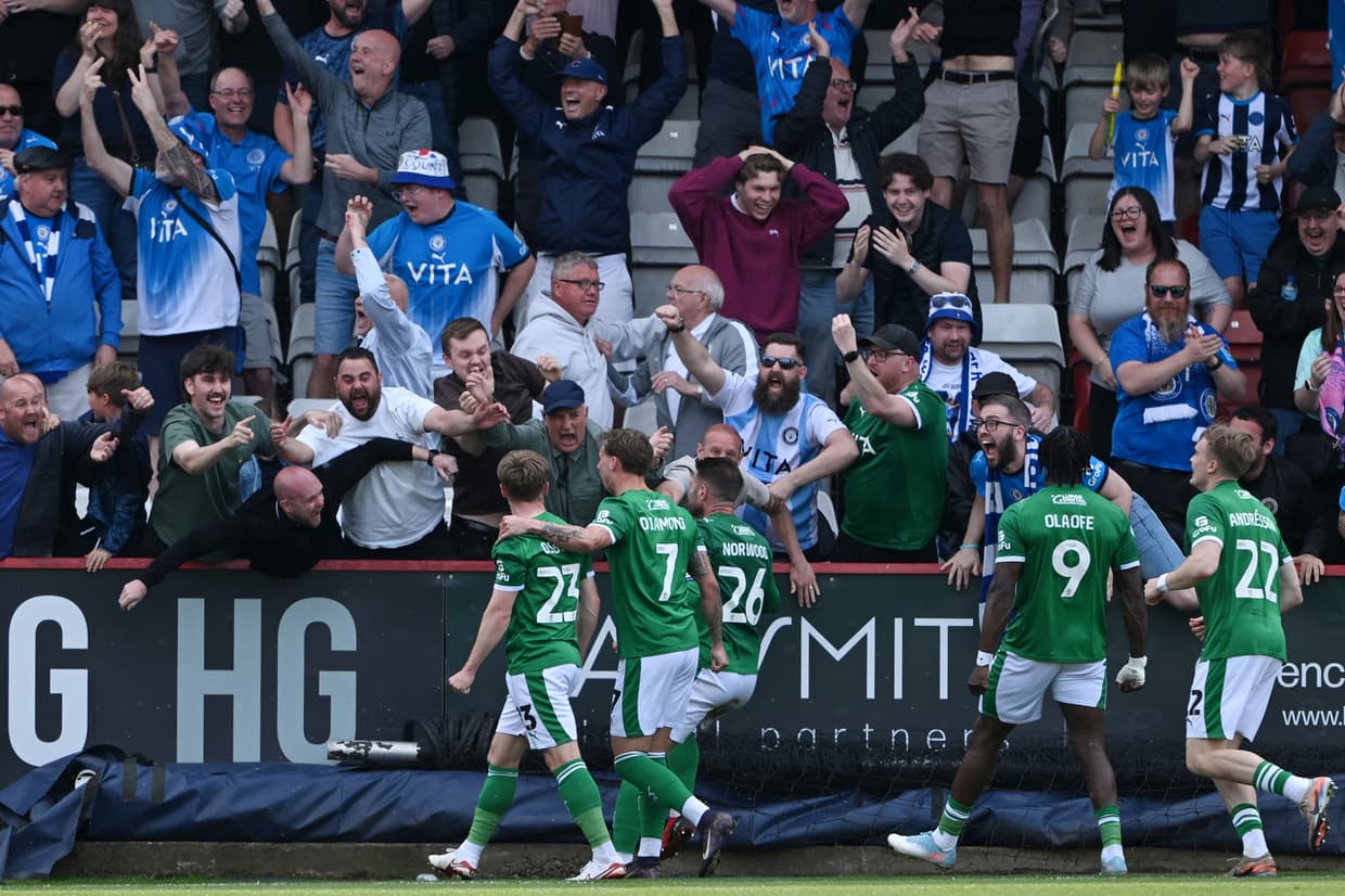 Late Osborn goal helps Stockport earn first-leg advantage