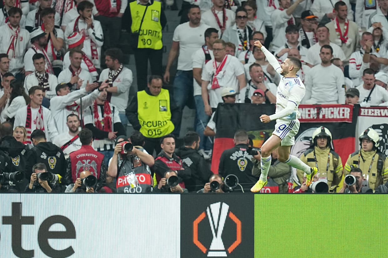 Villa ease past Freiburg to lift the Europa League