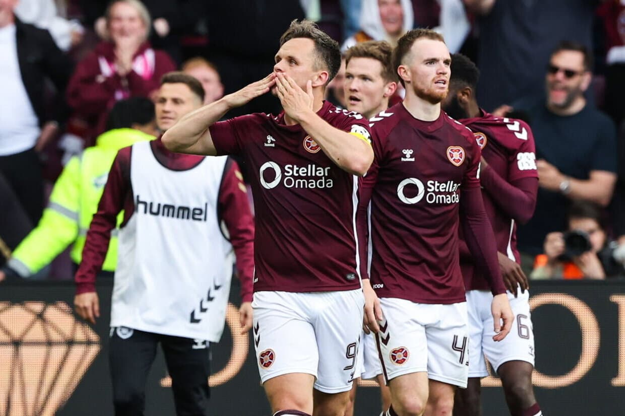 Hearts stage comeback against Rangers to edge closer to the title