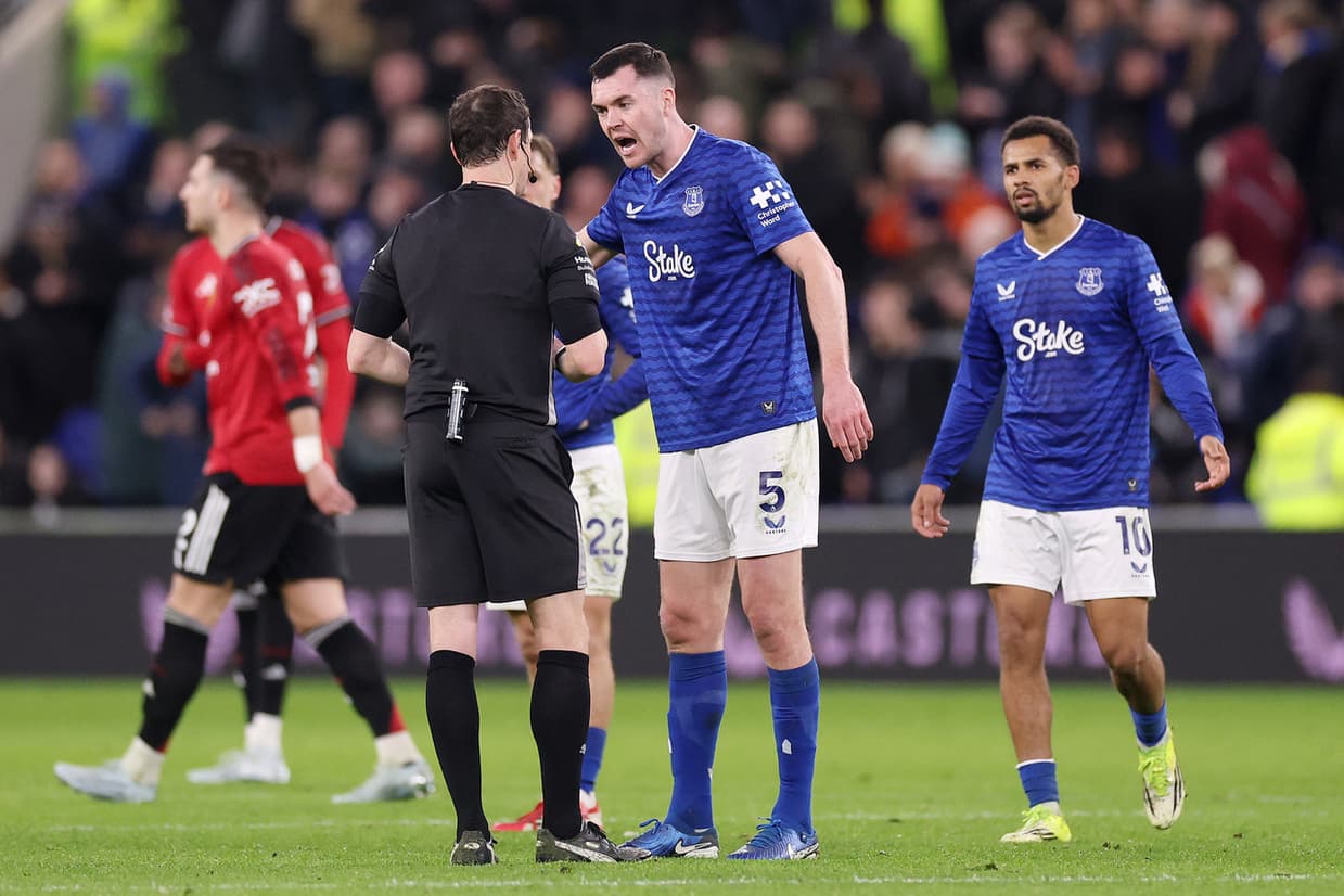 Michael Keane signs one-year extension at Everton