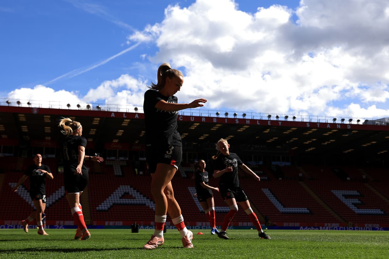 WSL play-off: Charlton hoping to take Leicester's spot in the top flight