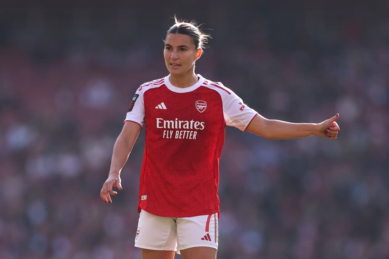 Steph Catley pens new Arsenal contract