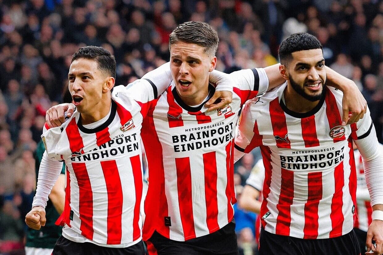 PSV seal third straight Eredivisie title and set record