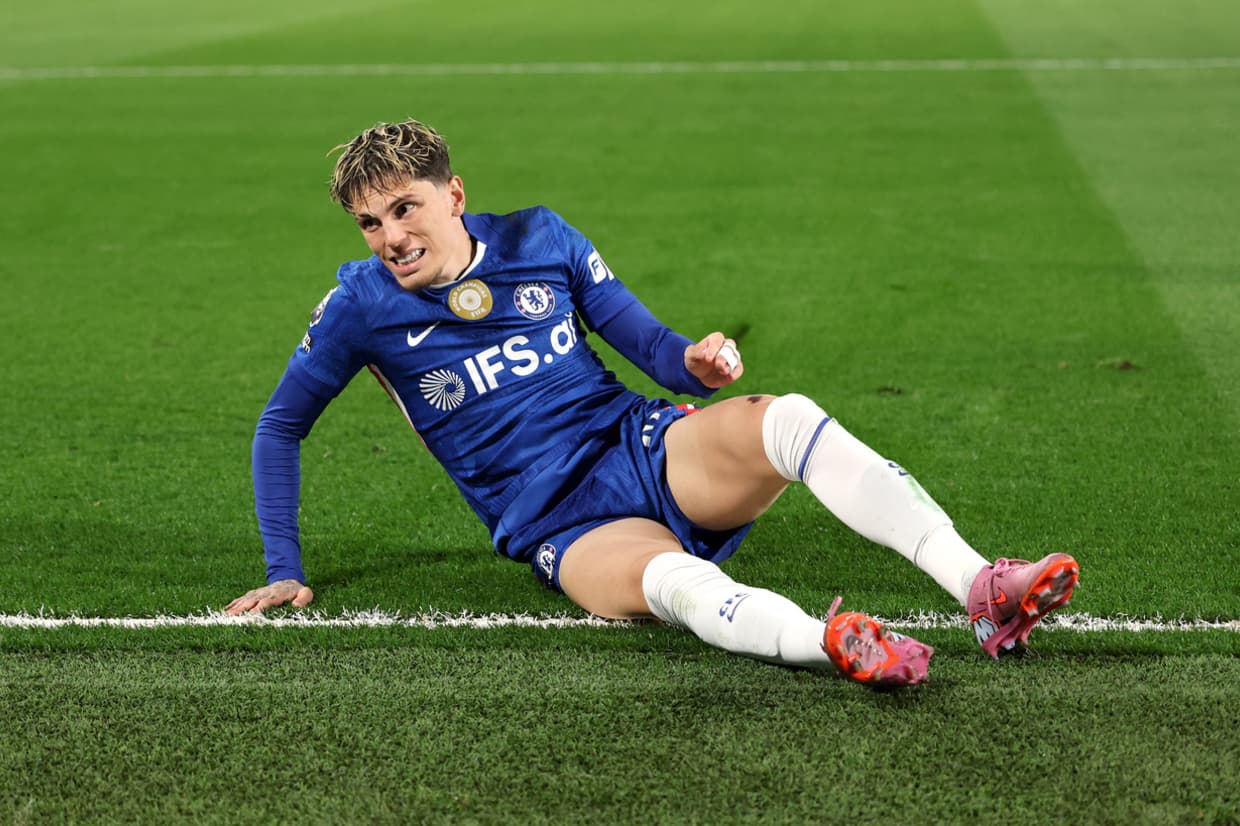 Chelsea open to Garnacho sale