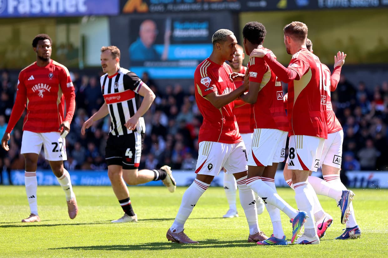 Salford earn first-leg play-off lead against Grimsby