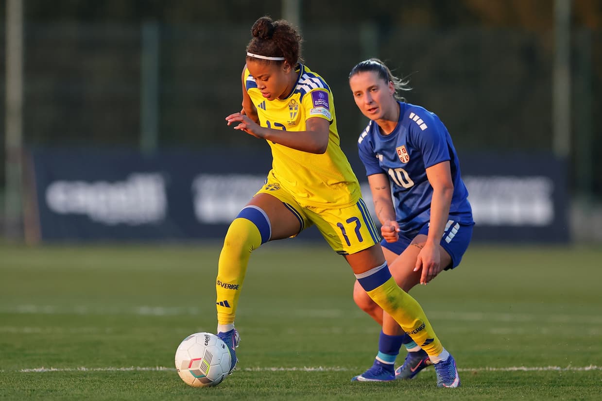 Chelsea favourites to sign Felicia Schröder