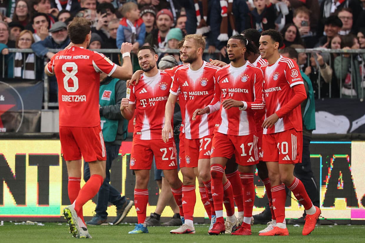 Bayern break Bundesliga single-season scoring record