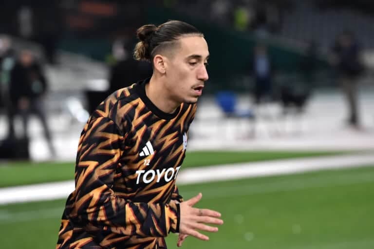 Slot confirms Tsimikas’ imminent return to Liverpool: “He will replace Robertson.”
