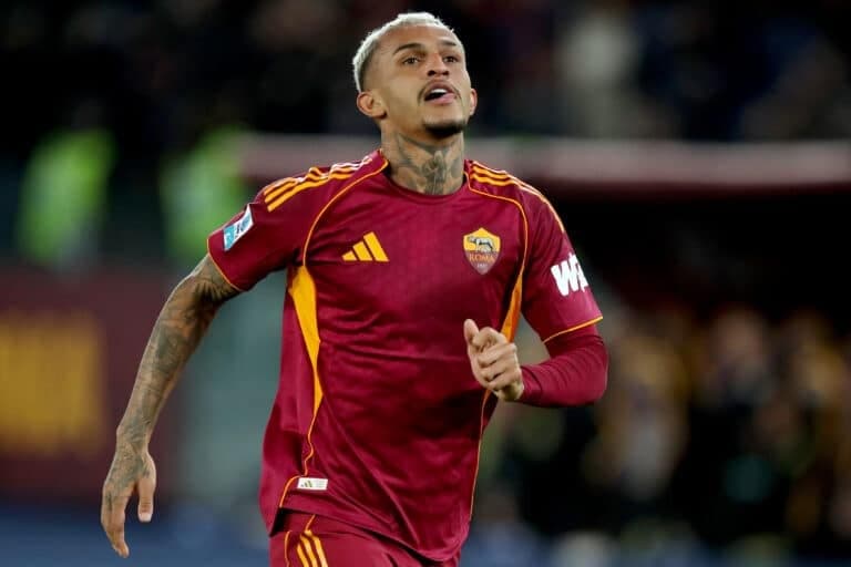 Roma's budding talent, Wesley, makes big-league history by joining top-tier club without crossing any lines!