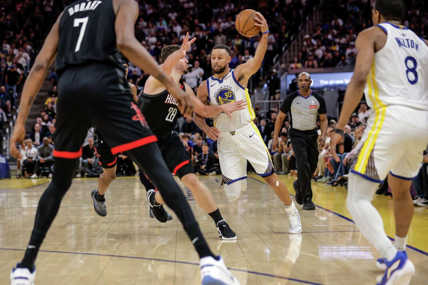 Steph Curry provides thrills, 29 points but Warriors are edged by Rockets