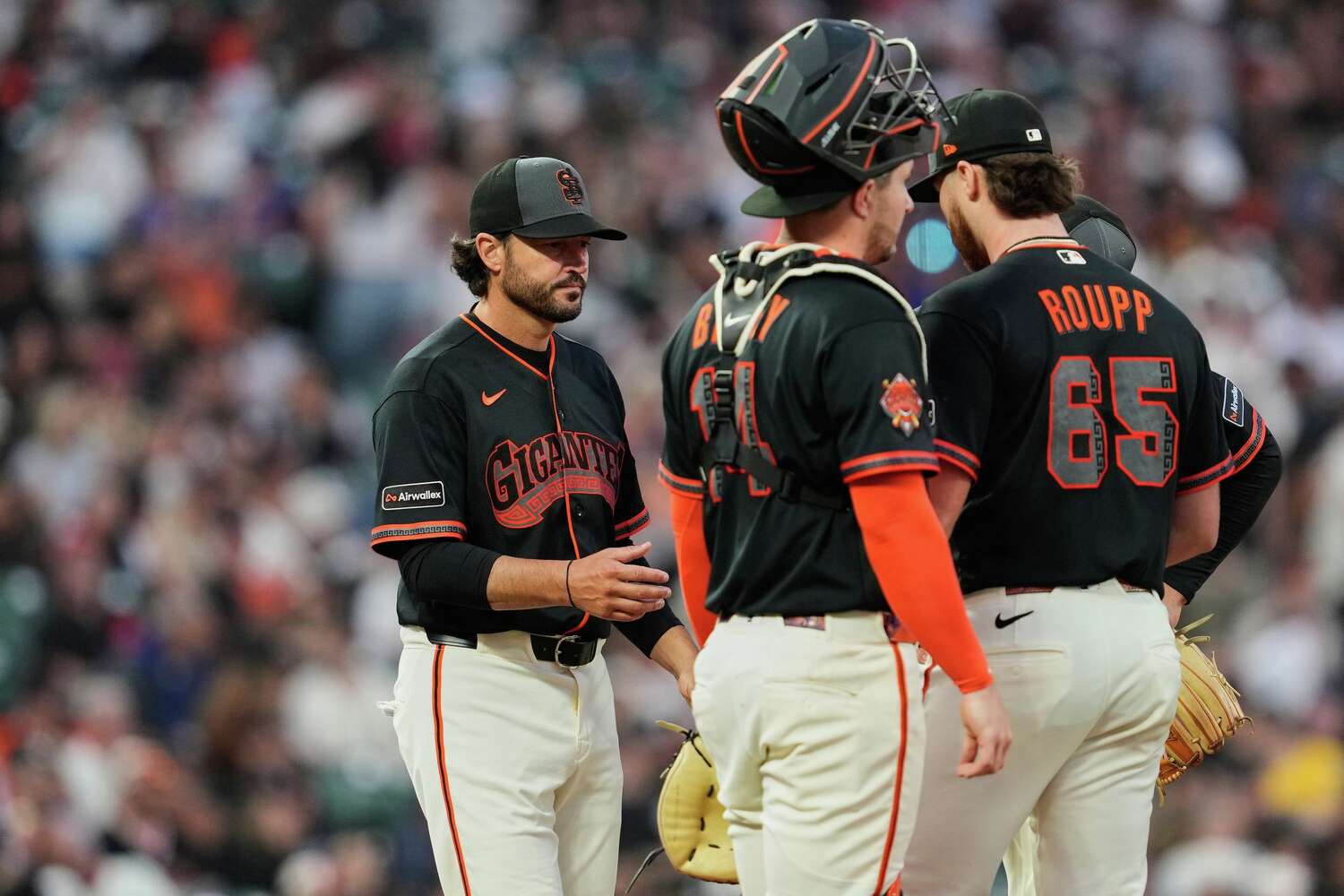 For second night in row, Giants' pitching, offense falter in loss to Mets